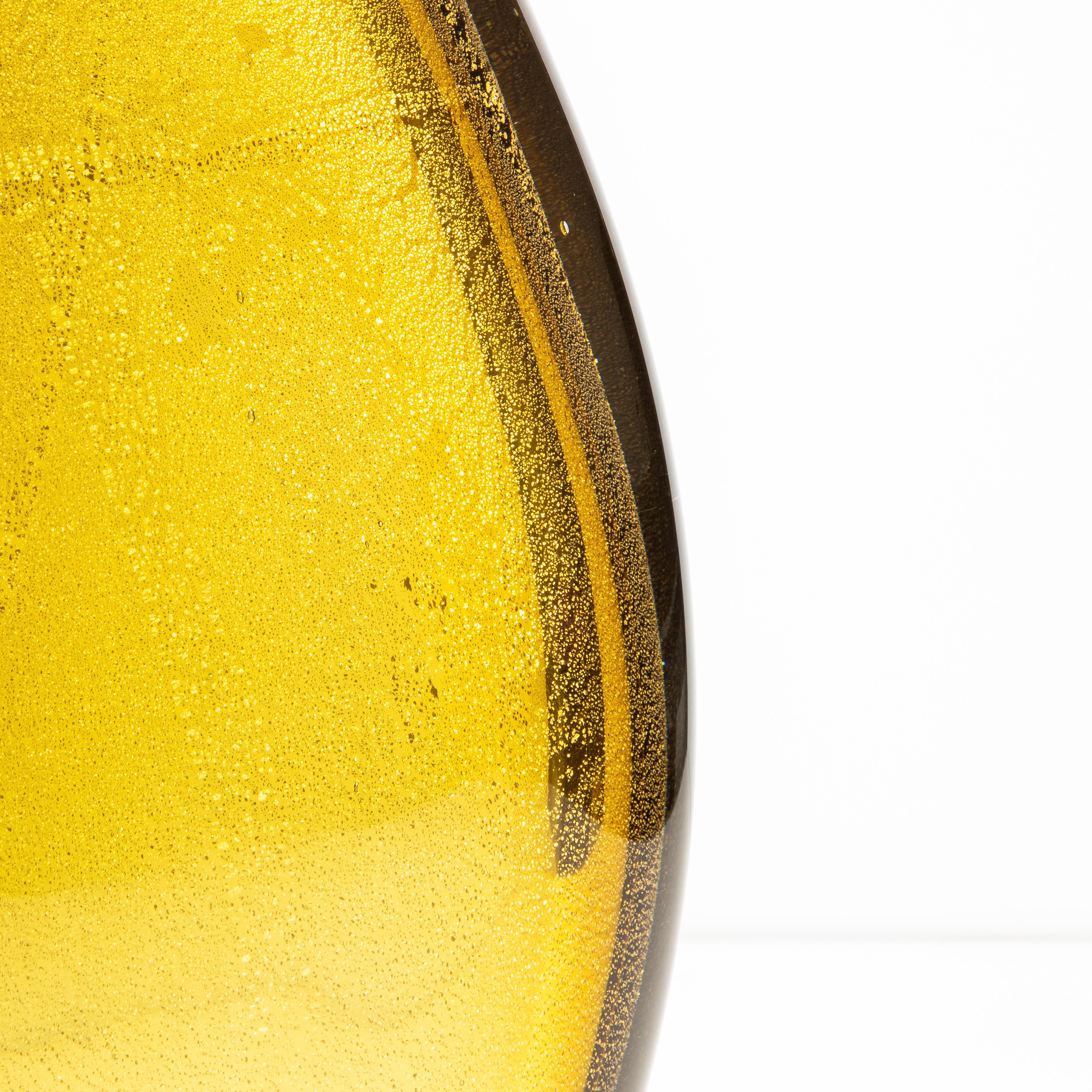 Vaso di Murano soffiato a mano in ambra con riflessi in oro 24 carati Medio in vendita 2