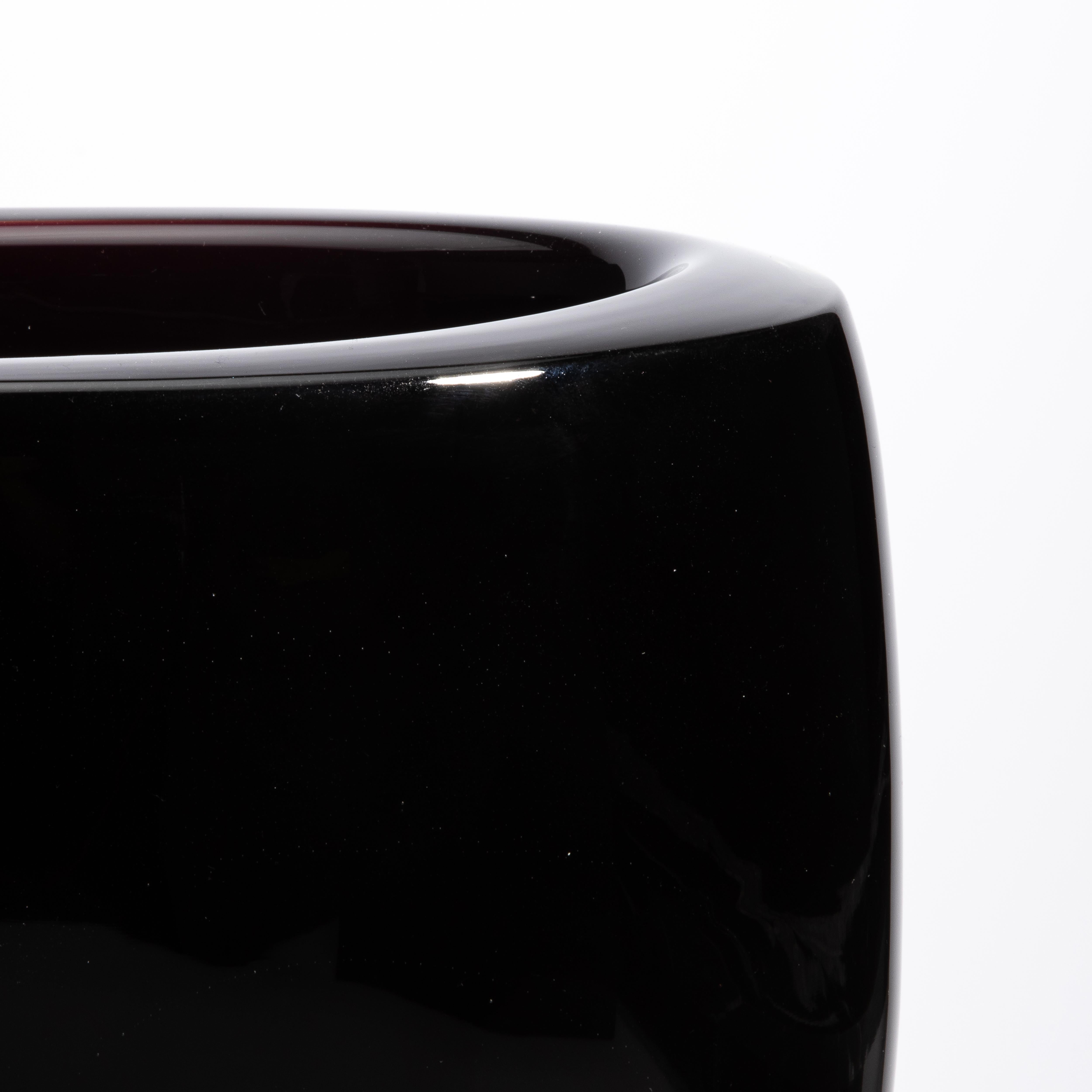 Vaso di Murano soffiato a mano in onice nero e trasparente con bolle d'aria in vendita 1