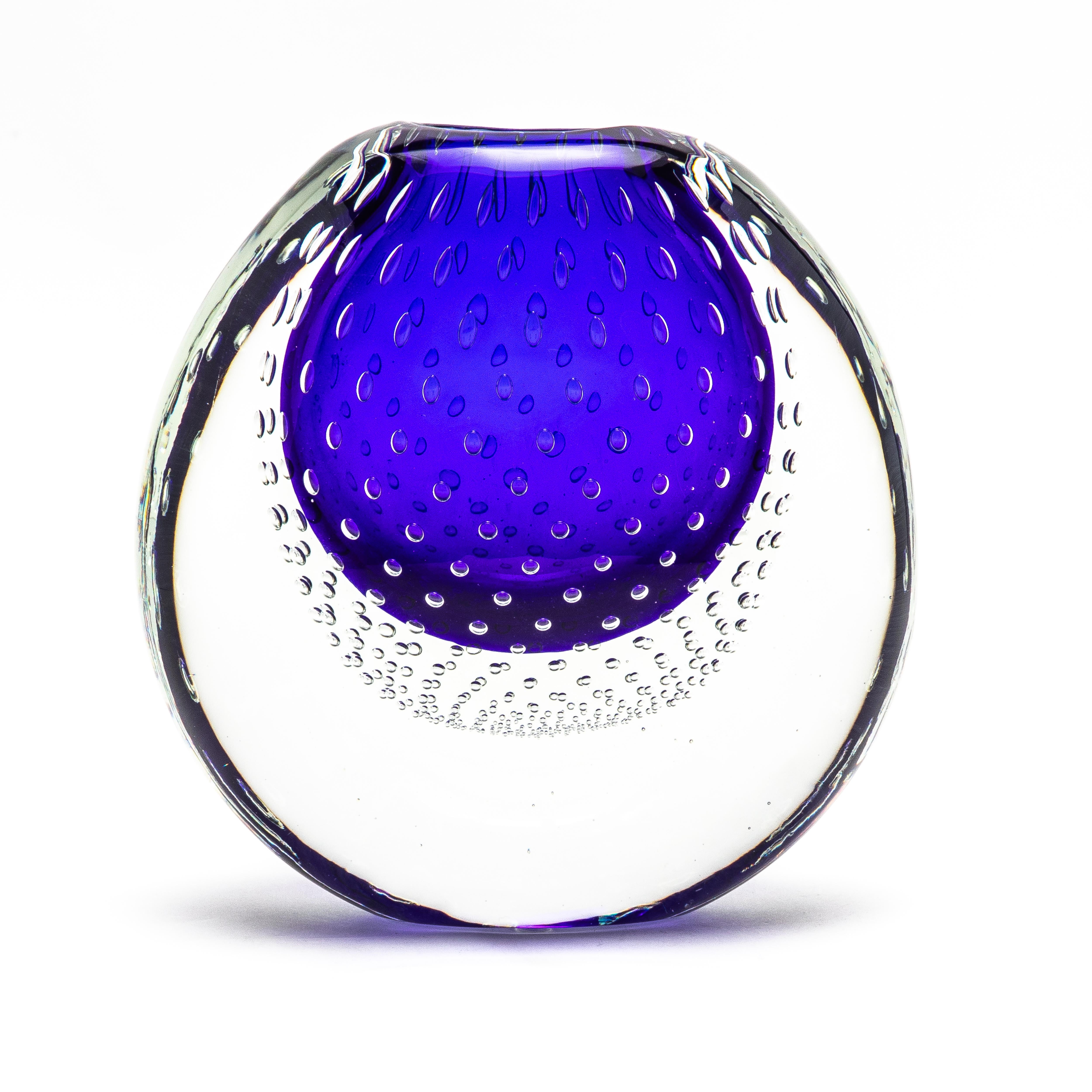 Vaso di Murano soffiato a mano in blu cobalto con bolle d'aria In condizioni Nuovo in vendita a West Hollywood, CA