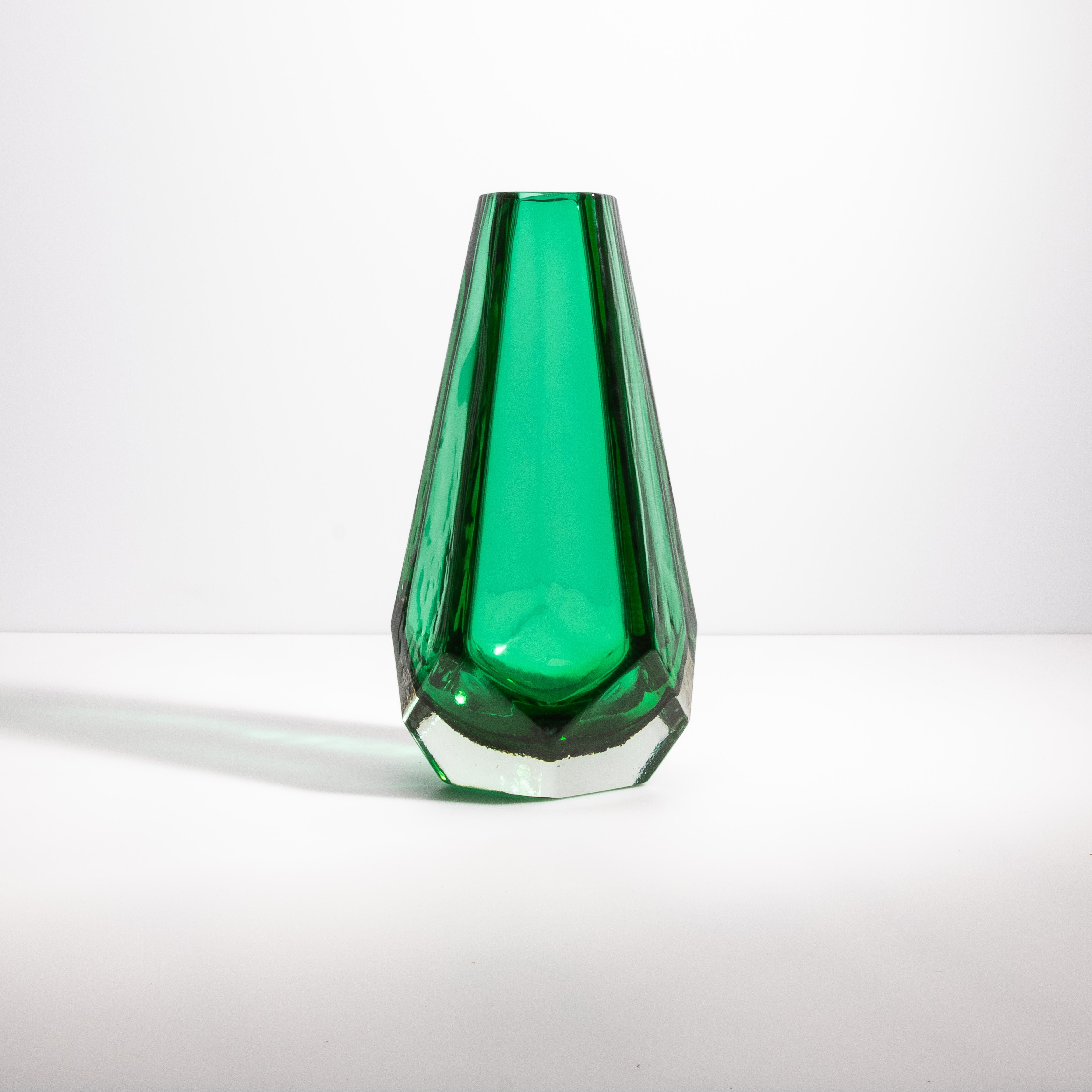 Moderno Vaso di Murano soffiato a mano in Greene & Greene in vendita
