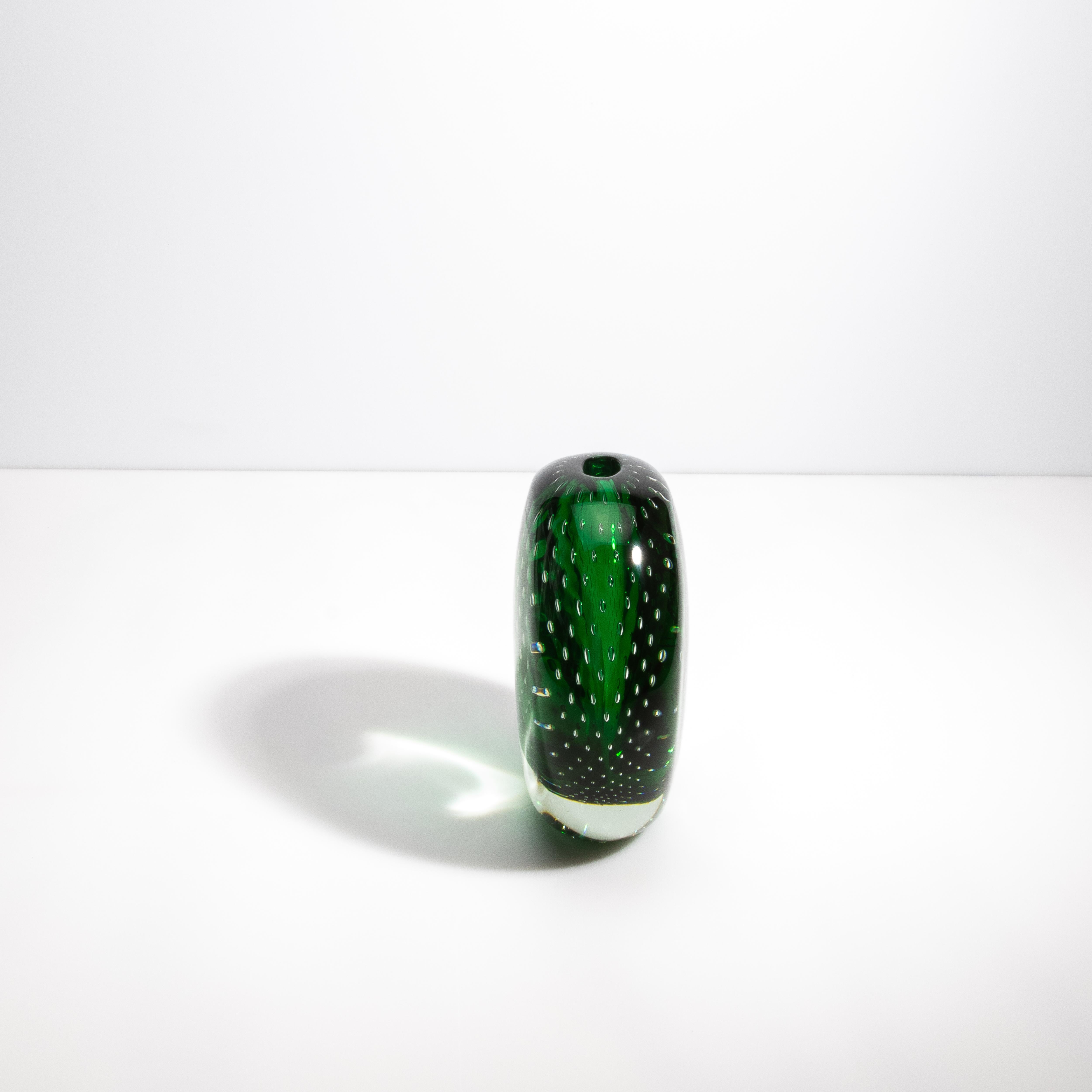Moderno Vaso di Murano soffiato a mano in Greene & Greene con bolle d'aria in vendita