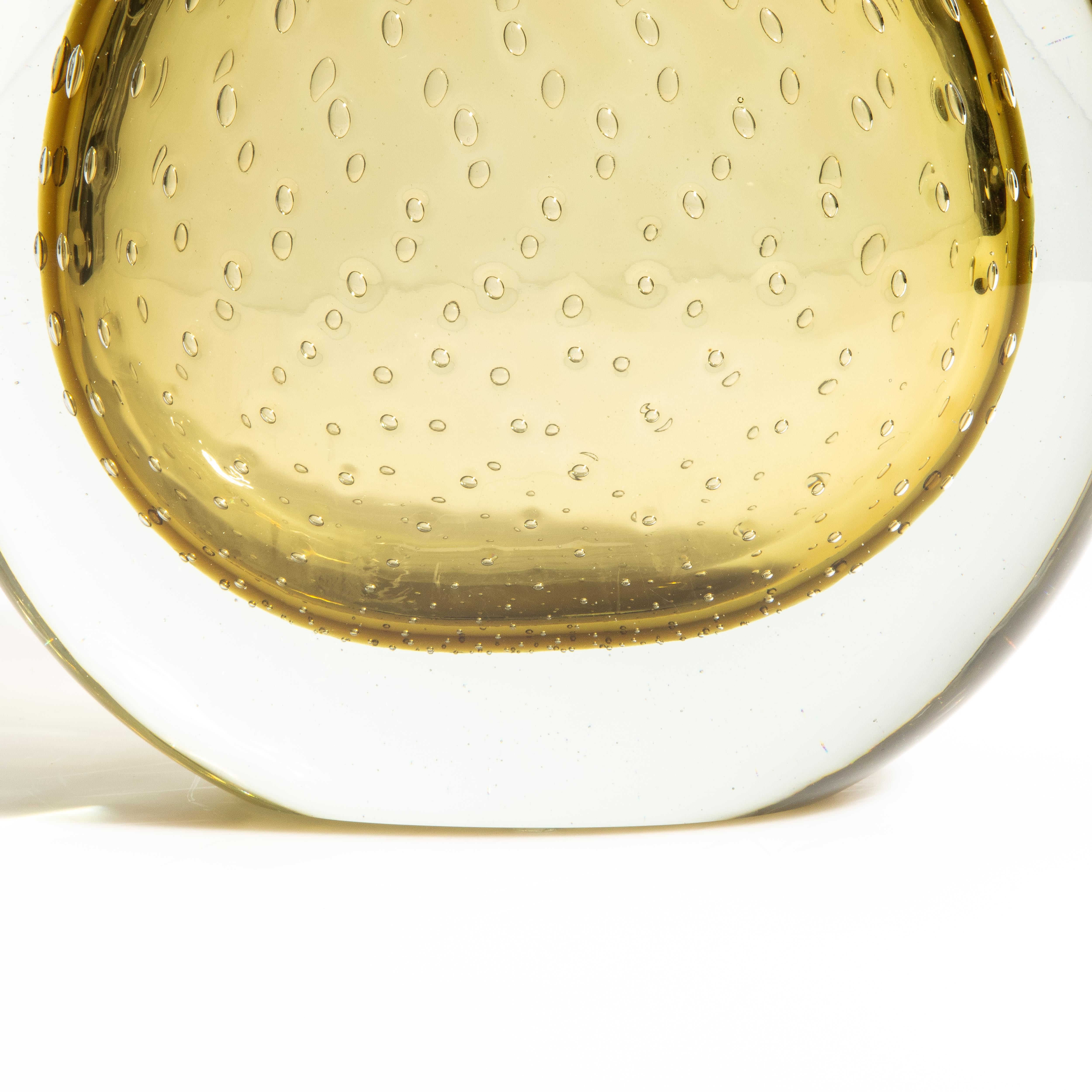 Vetro di Murano Vaso di Murano soffiato a mano in oro fumé con bolle d'aria in vendita
