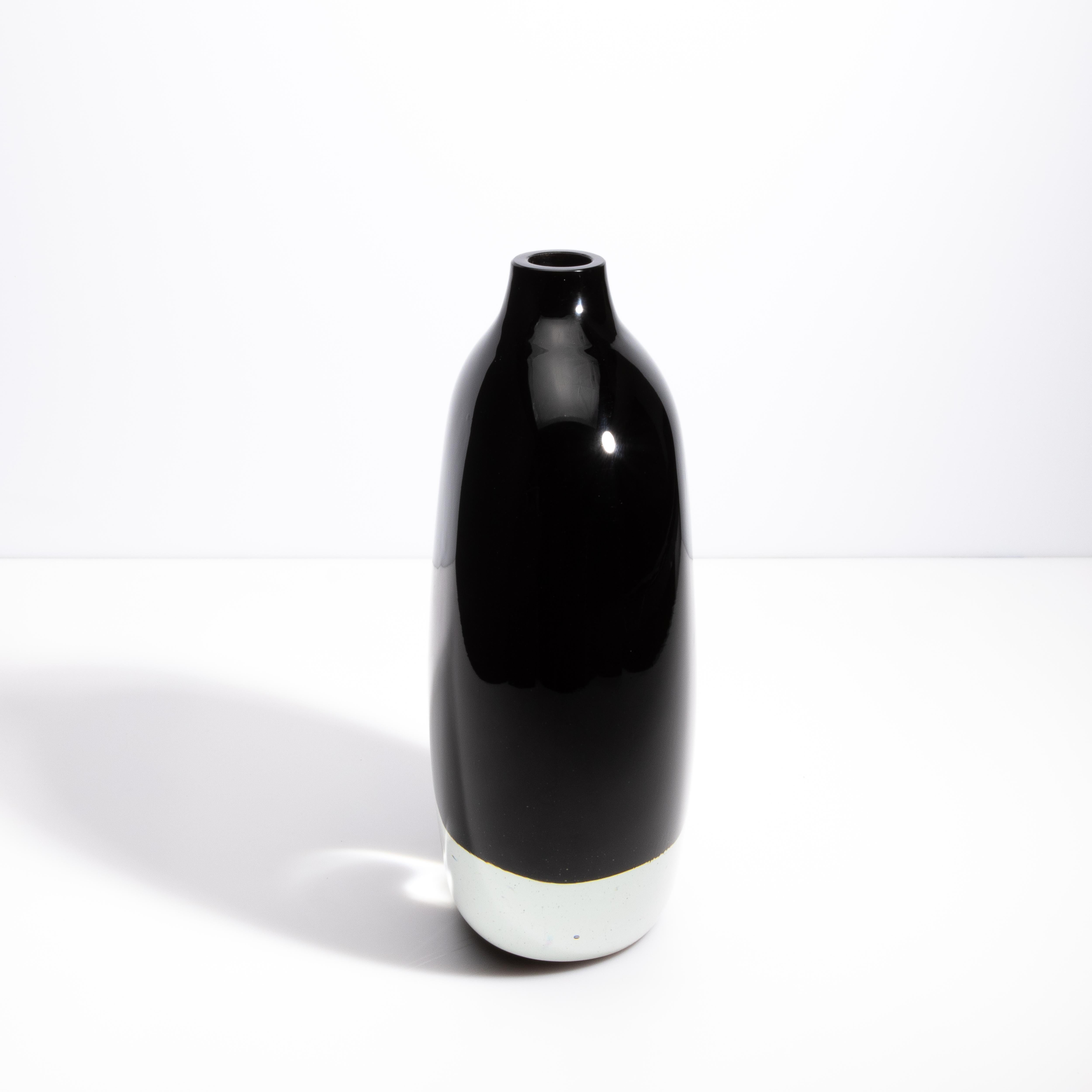 Italiano Vaso di Murano soffiato a mano Sommerso in Onice Nero in vendita