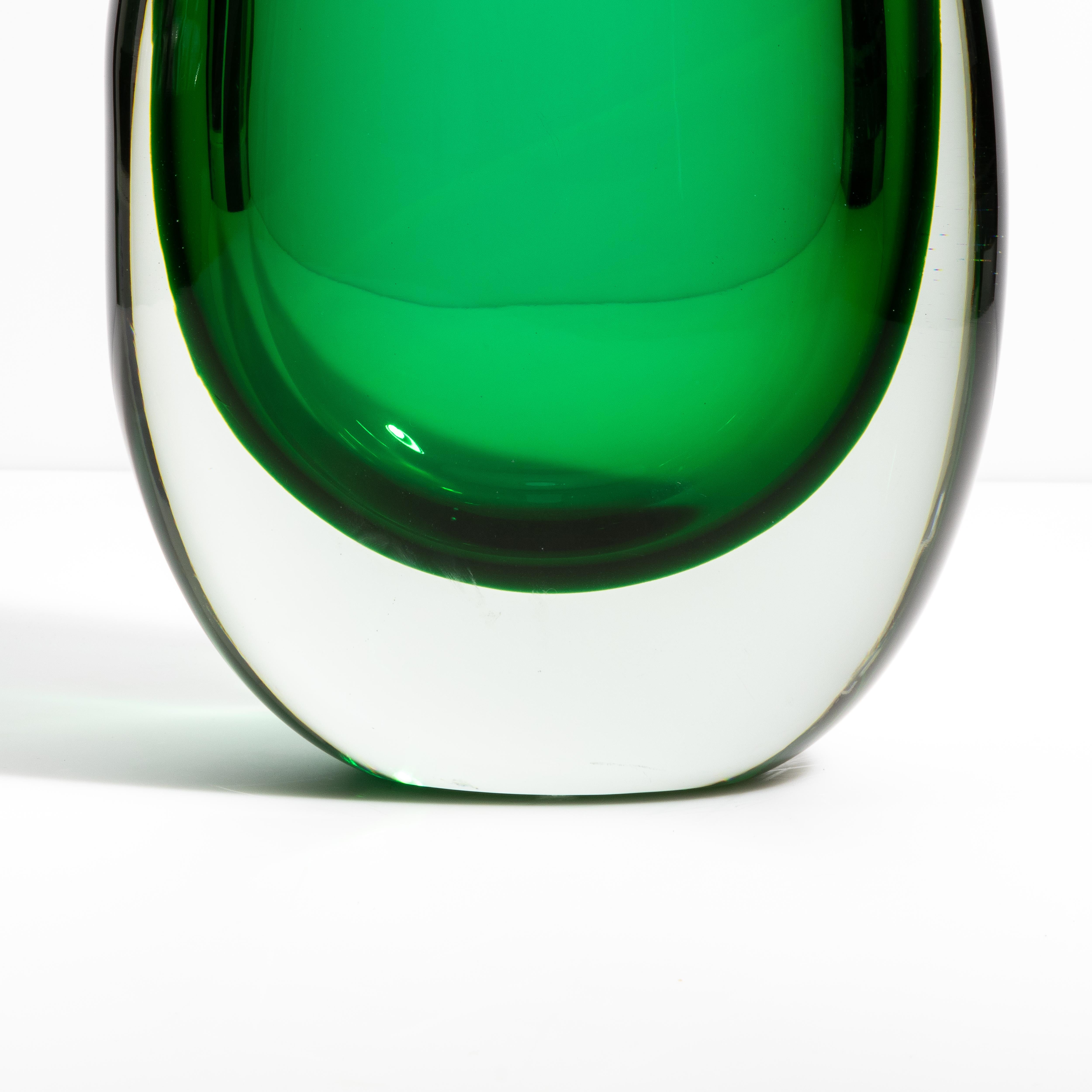 XXI secolo e contemporaneo Vaso di Murano soffiato a mano Sommerso in Greene & Greene in vendita