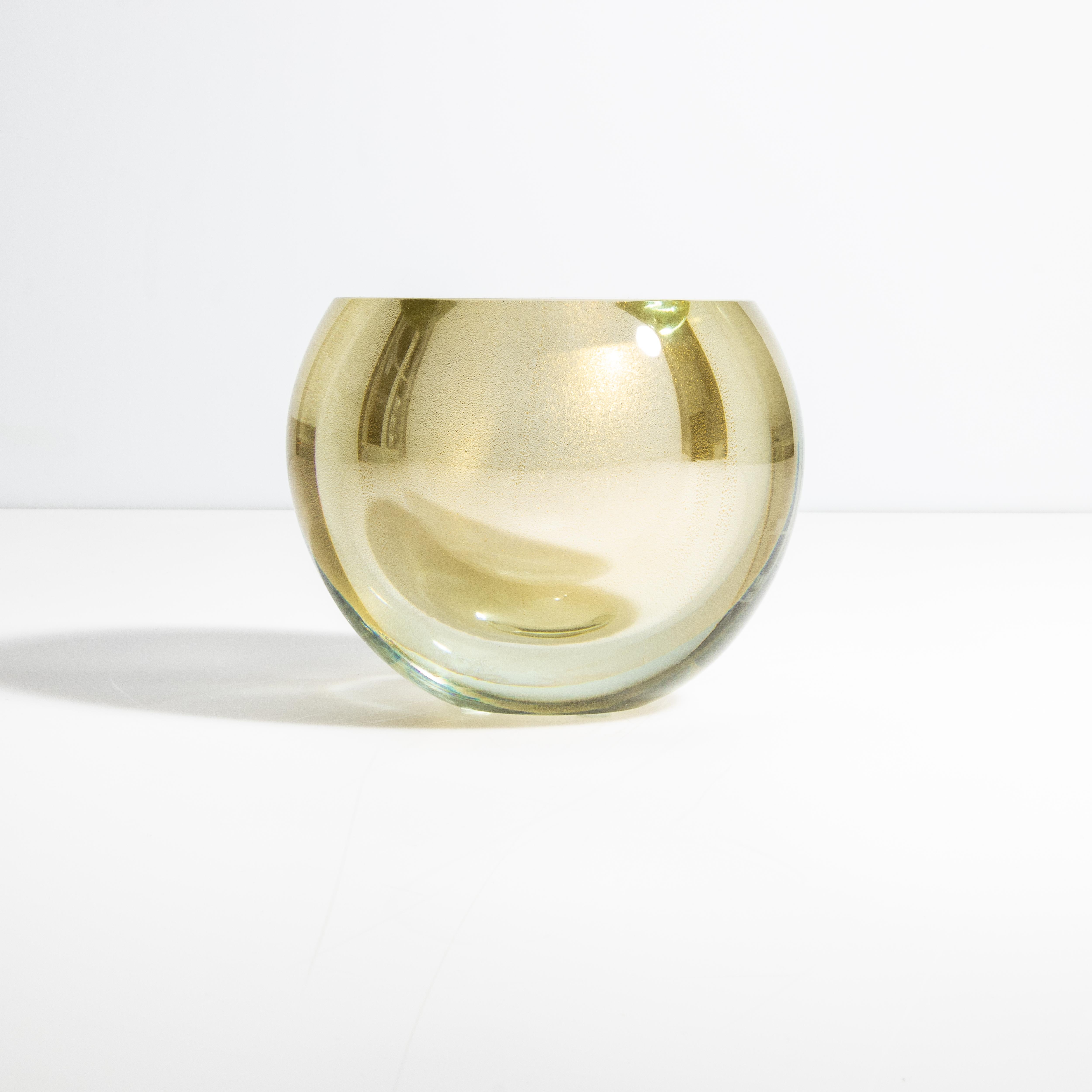Intagliato a mano Hand Blown Murano Vase Sphere in Gold Small in vendita
