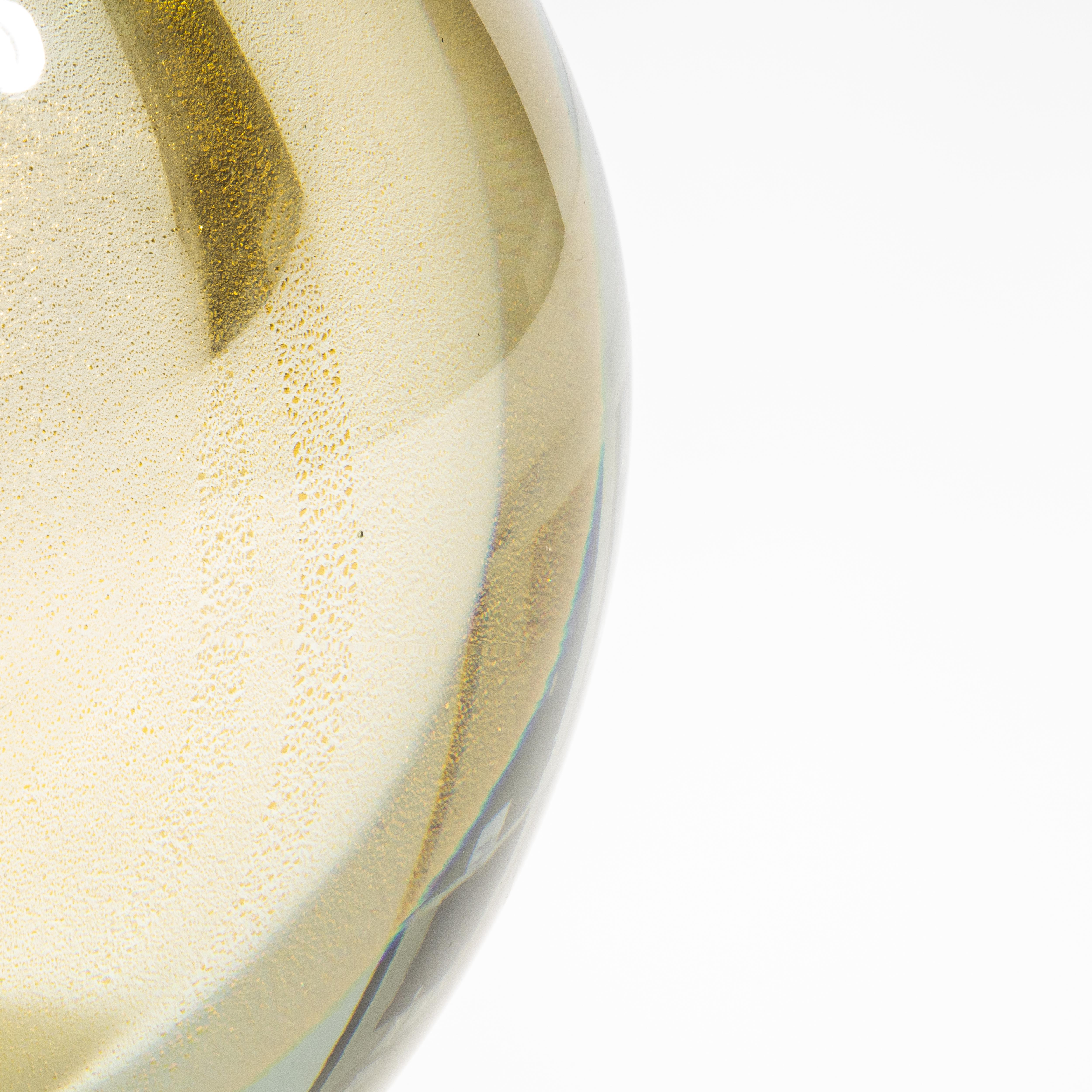 XXI secolo e contemporaneo Hand Blown Murano Vase Sphere in Gold Small in vendita