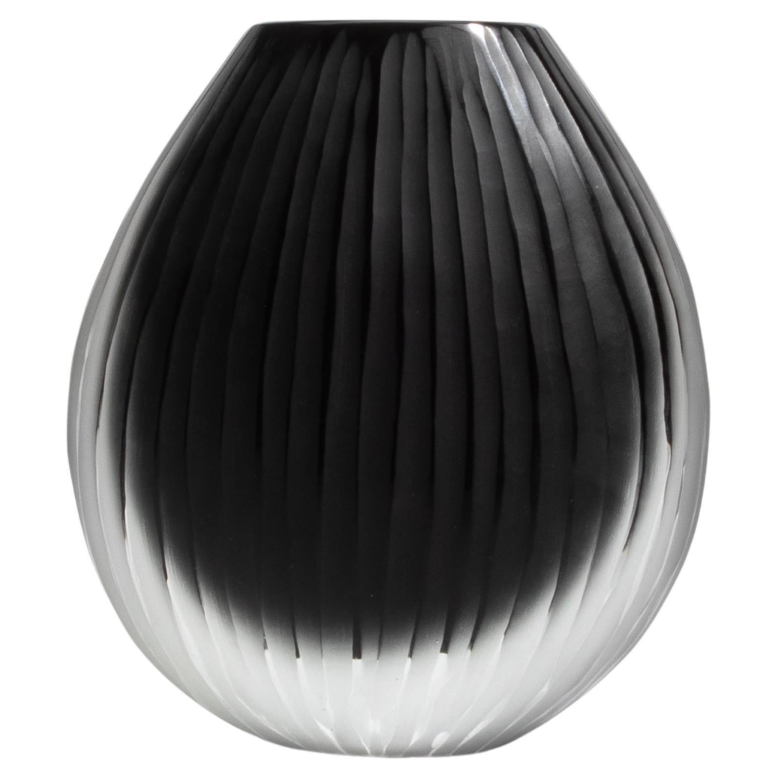 Hand Blown Murano Vase Supreme in Black Medium en venta