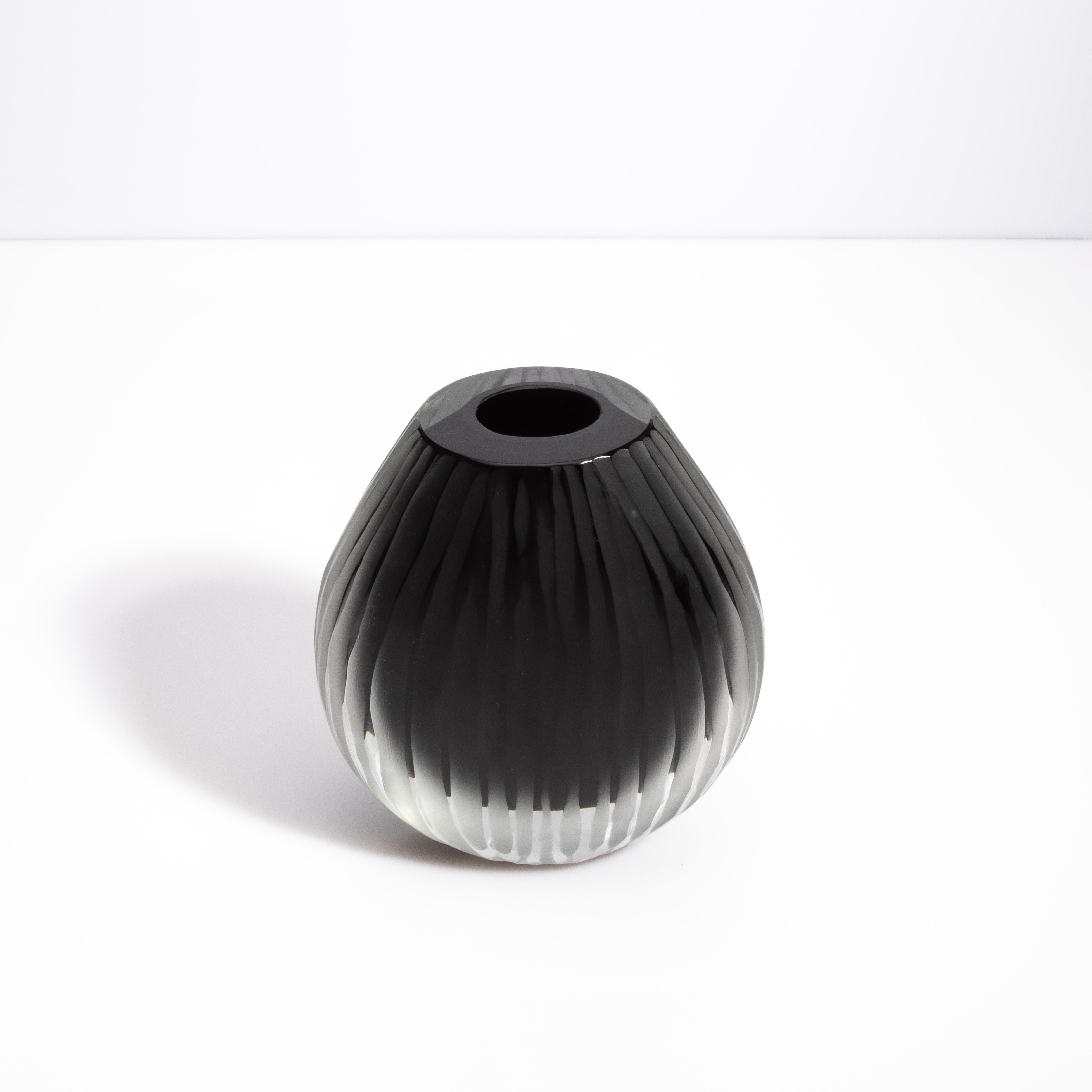 Fatto a mano Vaso di Murano soffiato a mano Supremo in Nero Piccolo in vendita