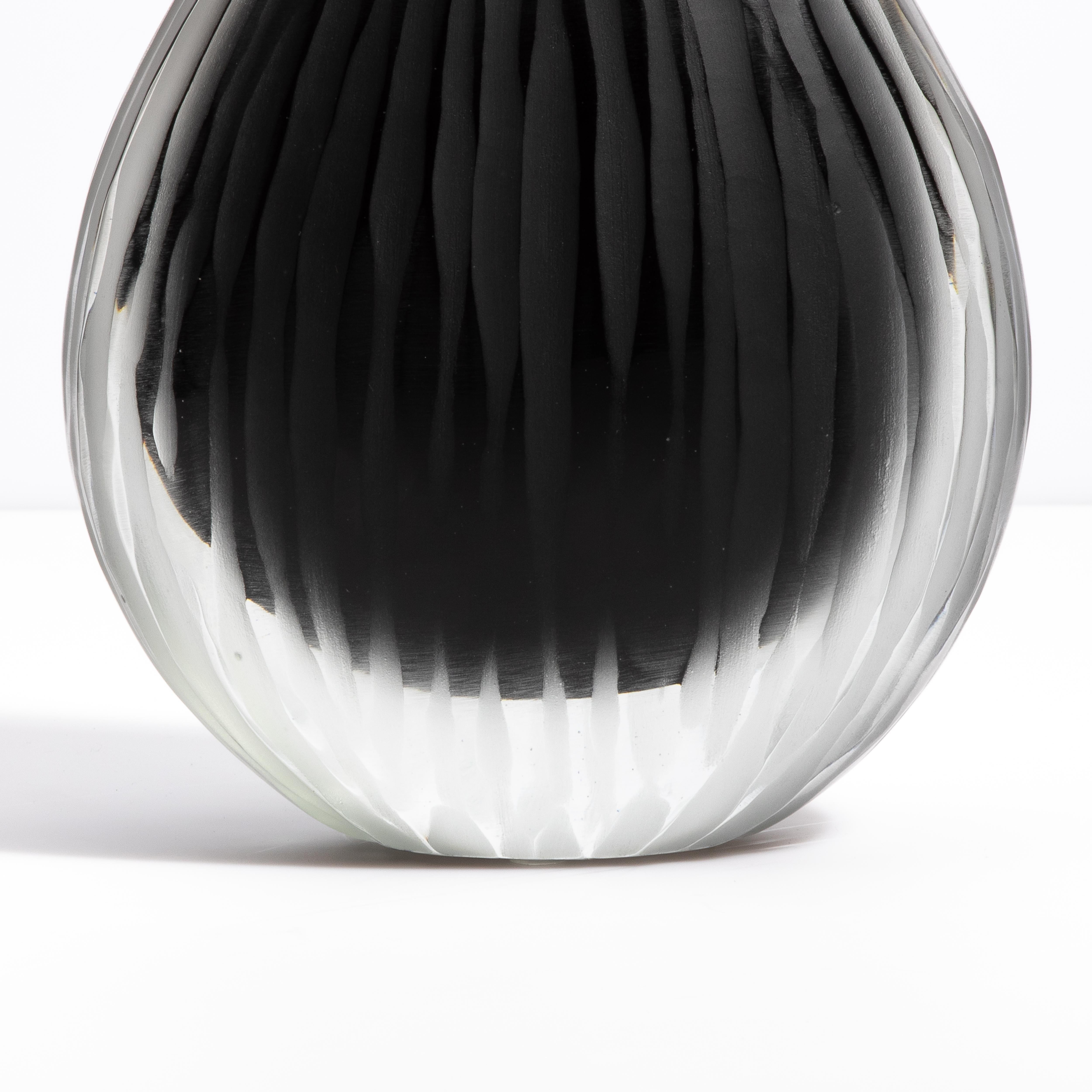 XXI secolo e contemporaneo Vaso di Murano soffiato a mano Supremo in Nero Piccolo in vendita