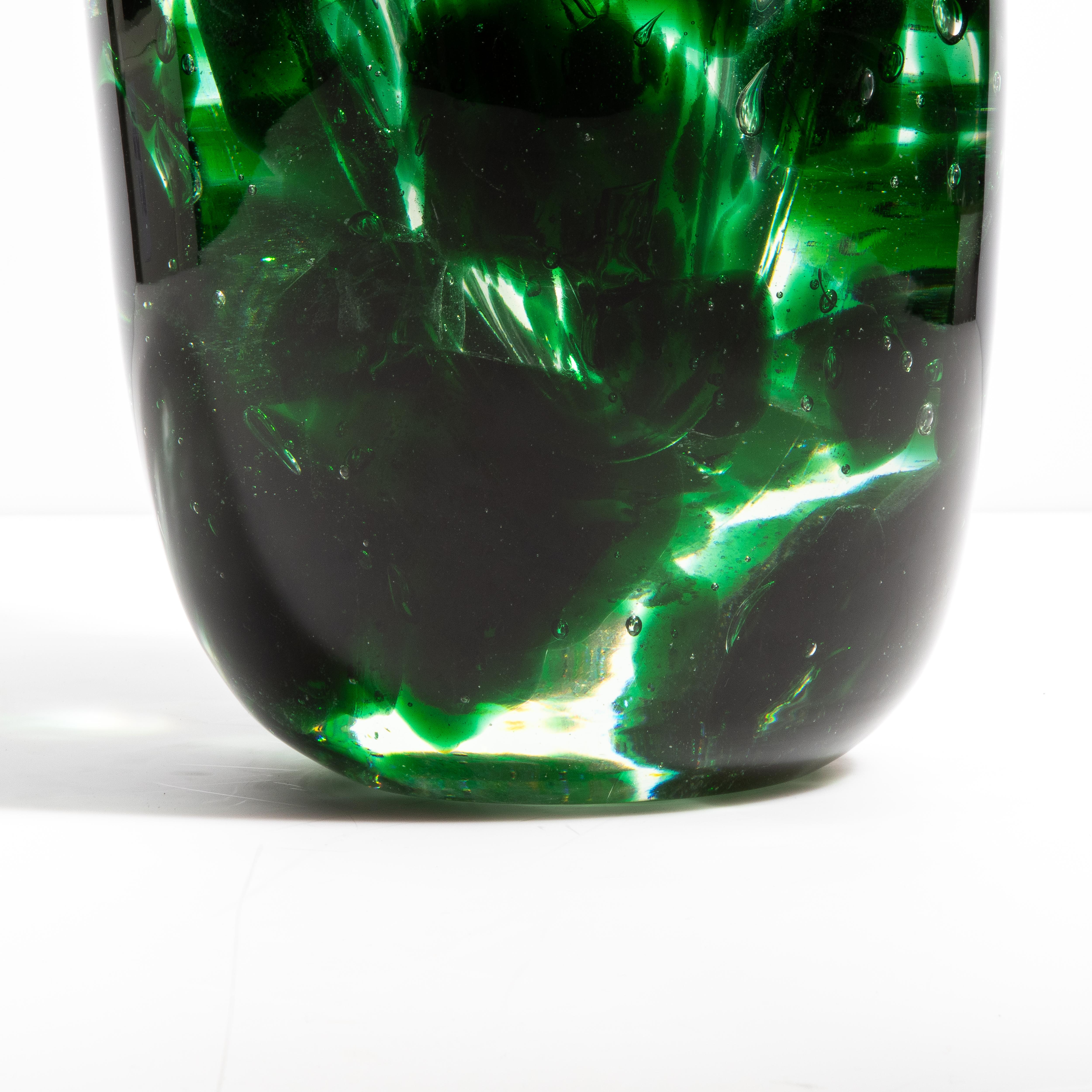 Verre de Murano Vase de Murano soufflé à la main avec détails vert émeraude en vente