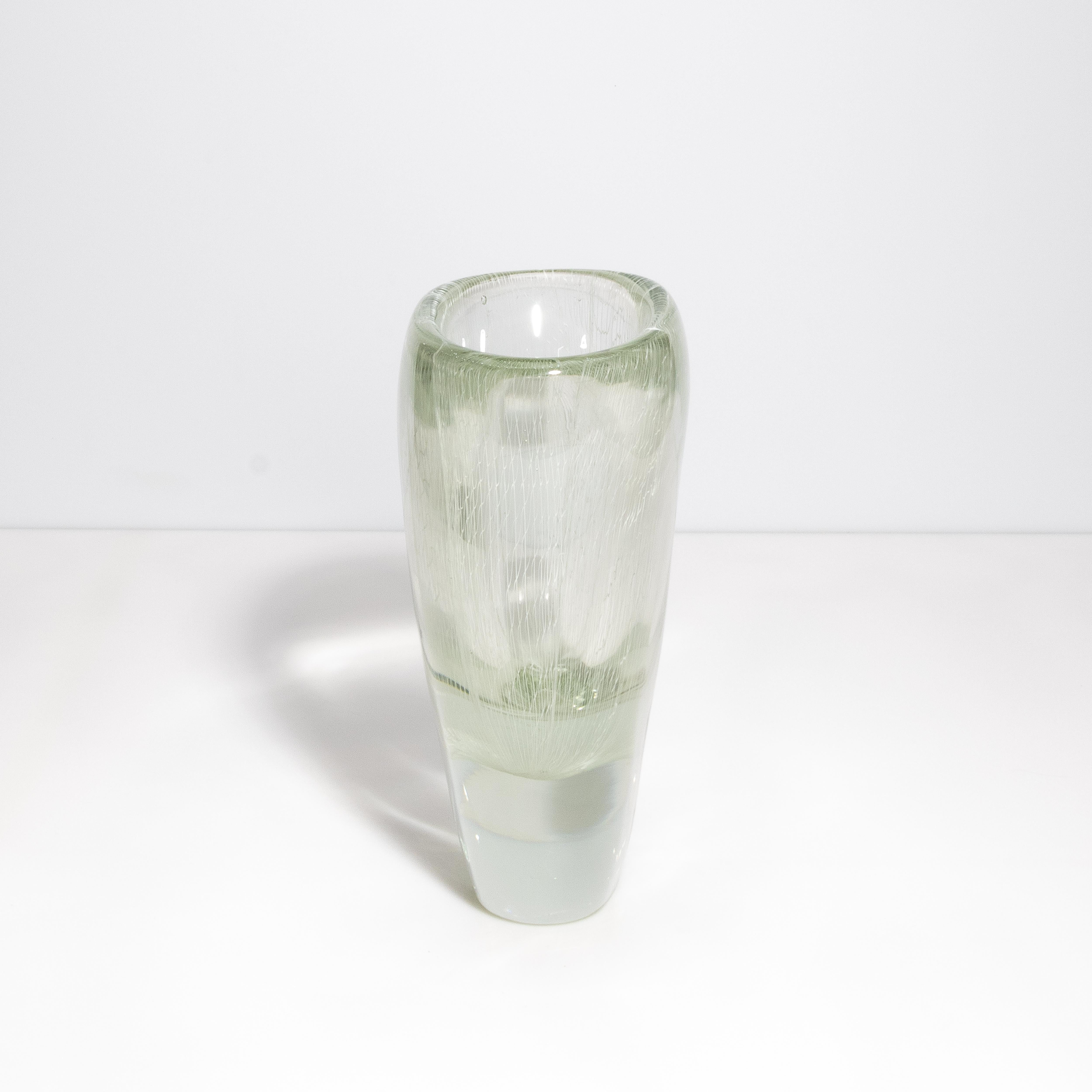 Moderno Vaso di Murano soffiato a mano con microfili e trasparente in vendita