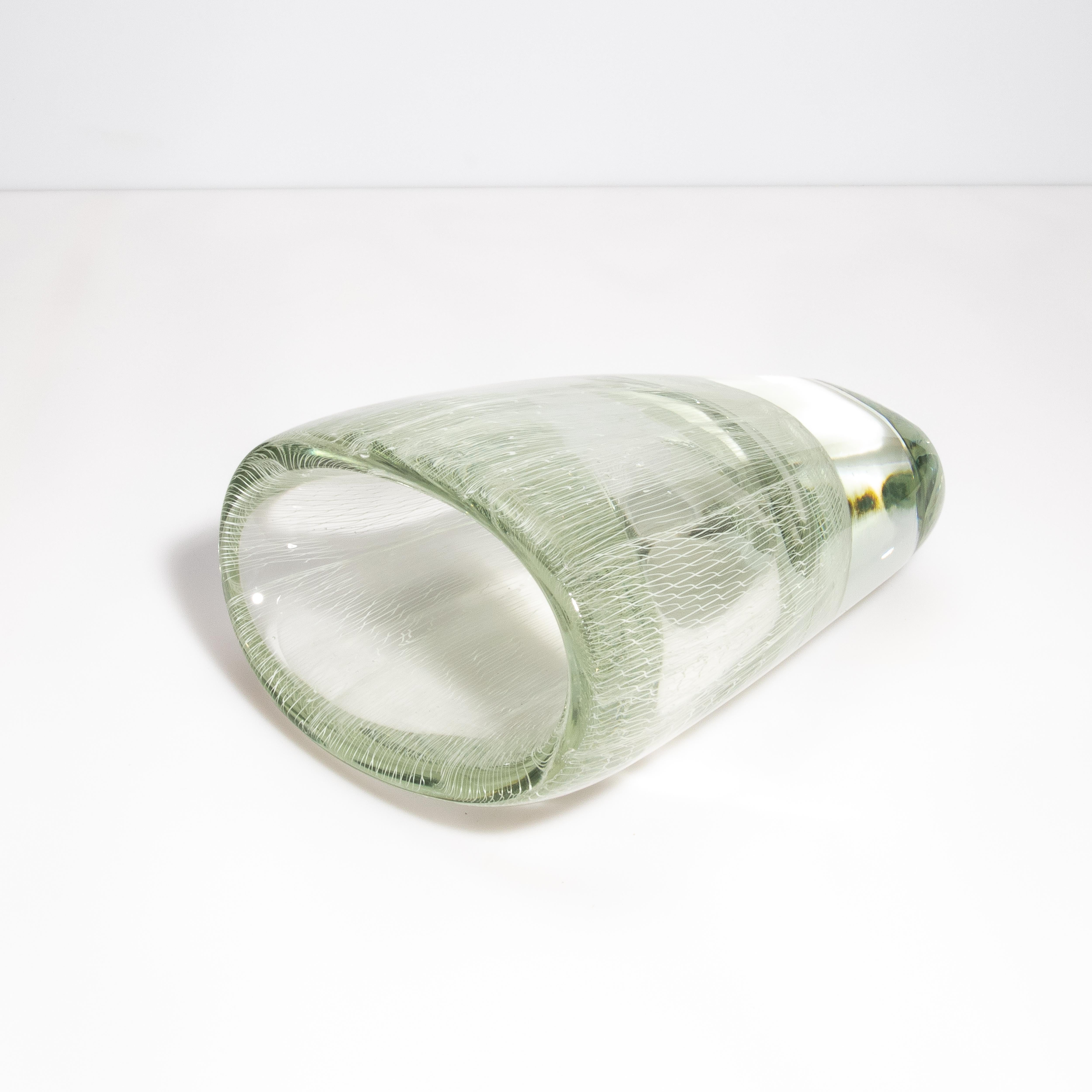 Vaso di Murano soffiato a mano con microfili e trasparente in vendita 1
