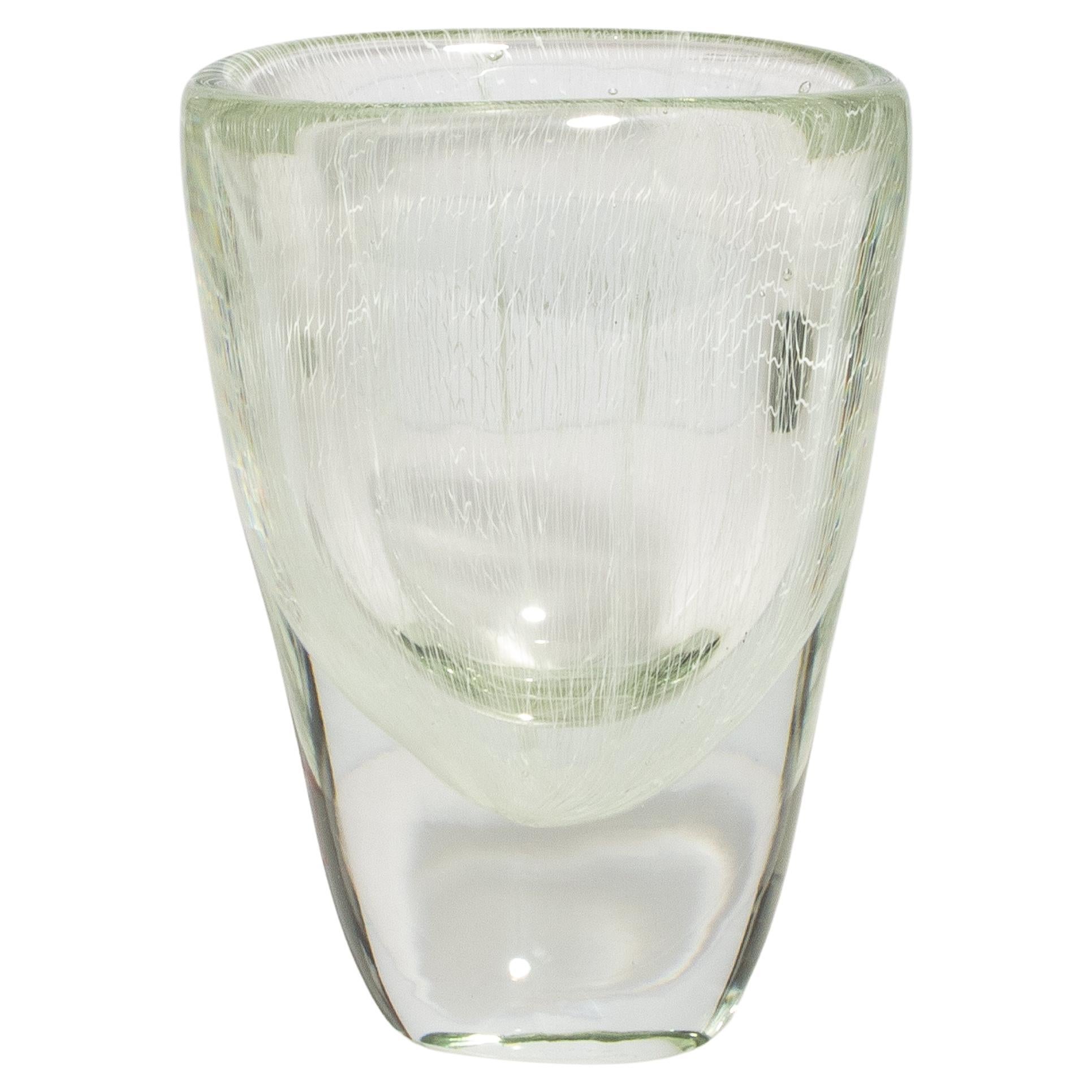 Vaso di Murano soffiato a mano con microfili e trasparente in vendita