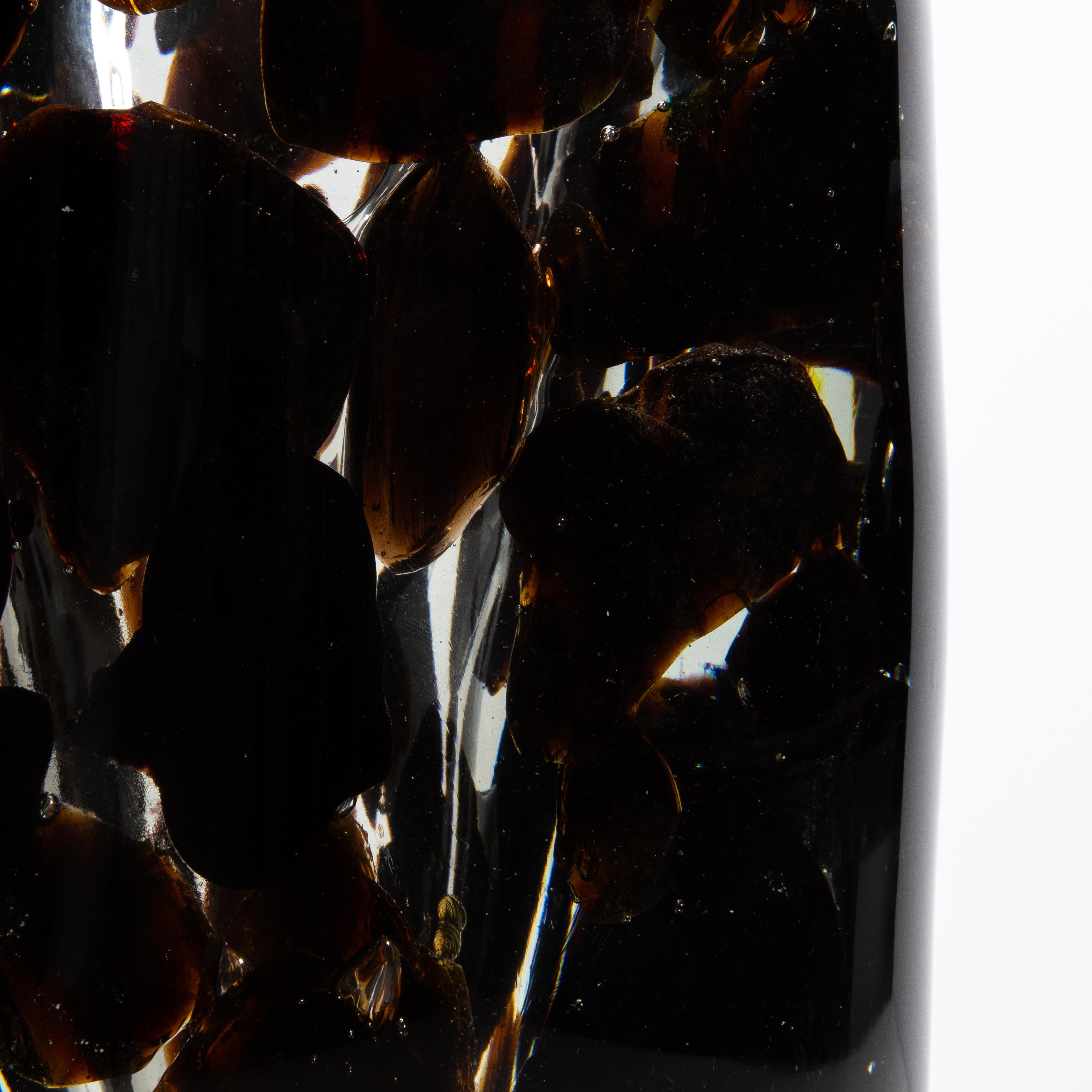 Vase Murano soufflé à la main avec détails en onyx noir et ambre foncé en vente 2