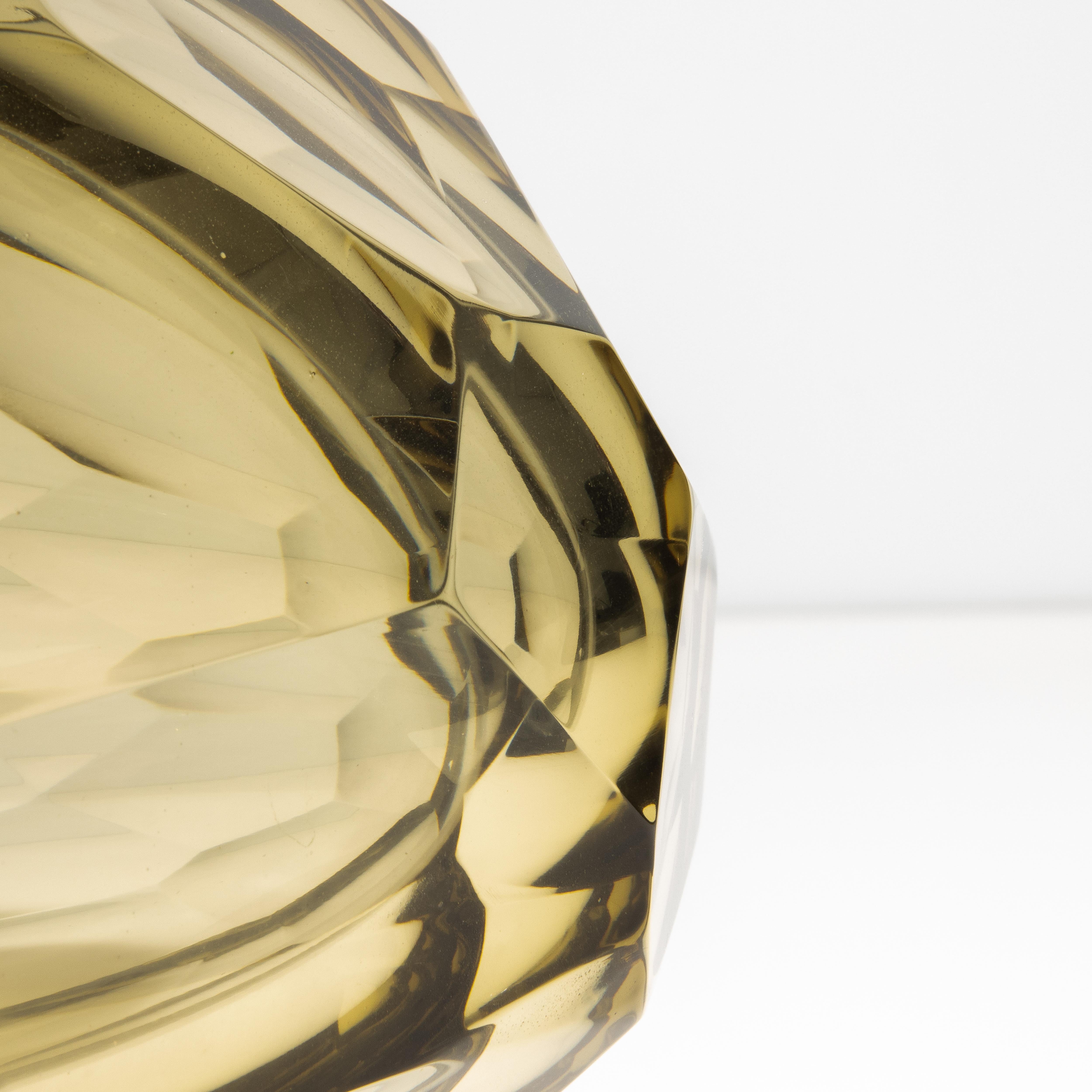 Vetro di Murano Vaso a cono largo di Murano soffiato a mano in Oliver in vendita