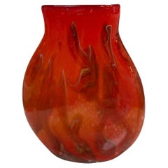 Vase italien en verre d'art rouge de Murano soufflé à la bouche
