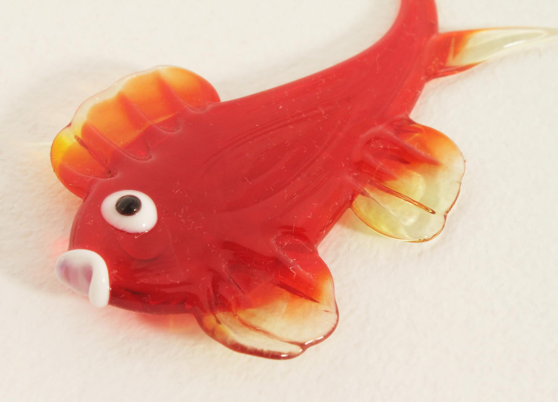 Handgeblasenes rotes Muranoglas-Fisch-Set, Italien, 1960er Jahre im Angebot 1