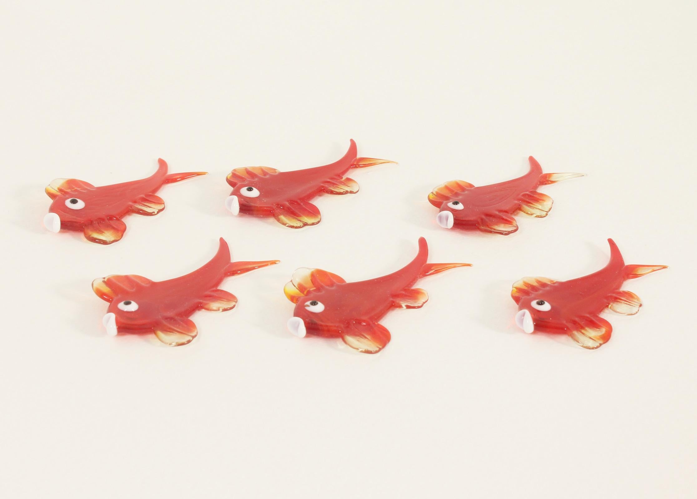 Handgeblasenes rotes Muranoglas-Fisch-Set, Italien, 1960er Jahre im Angebot 2