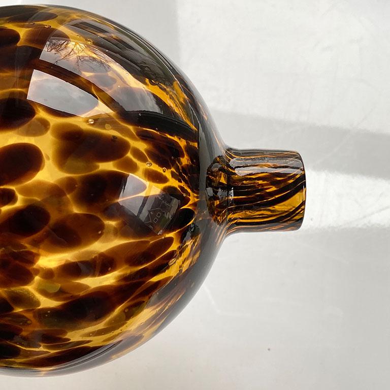 Hand Blown Small Glass Tortoise Balloon Vase in Brown In Good Condition In Oklahoma City, OK