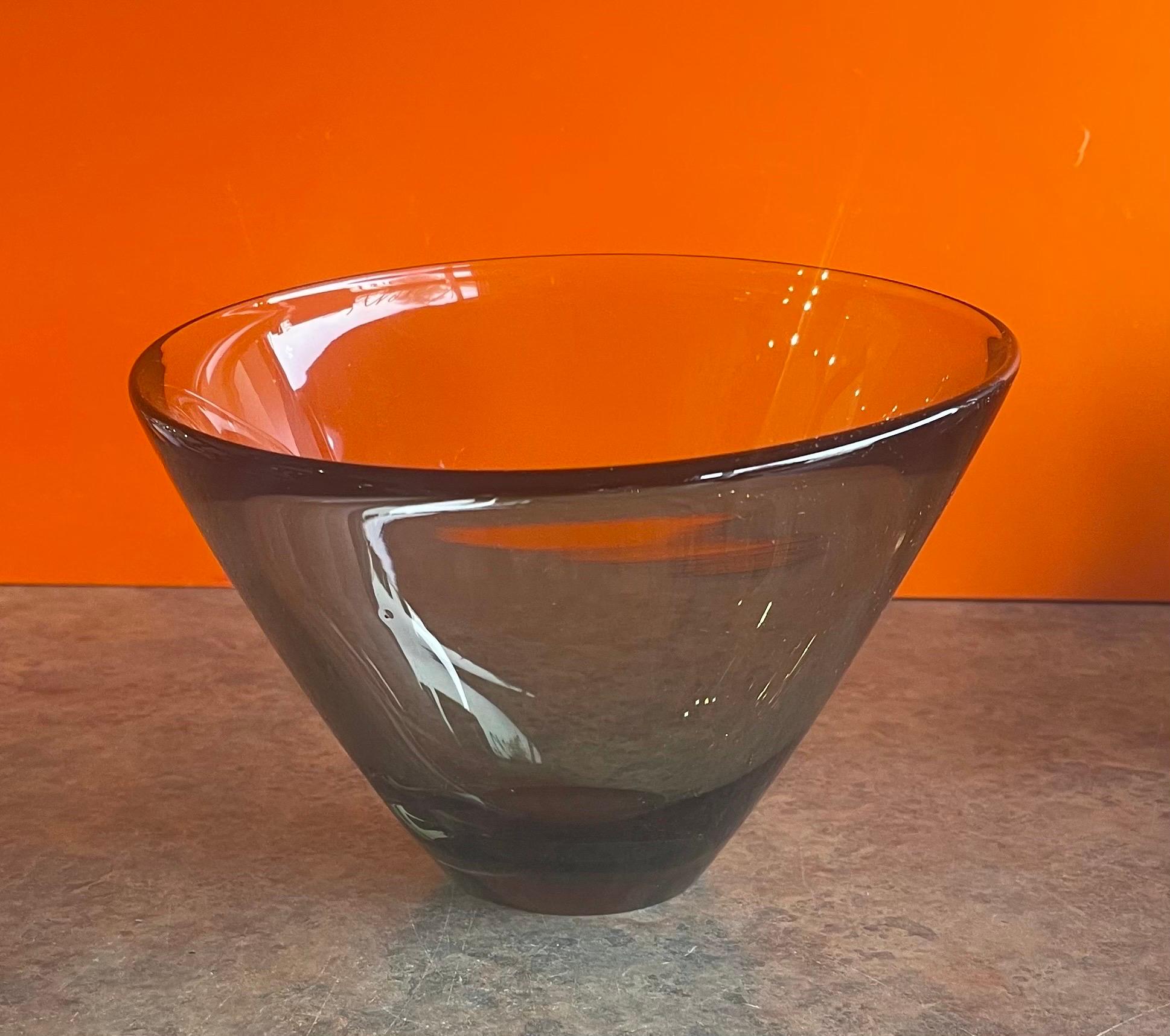 Hand Blown Smoked Glass Center Piece Bowl by Per Lutken for Holmegaard For Sale 4