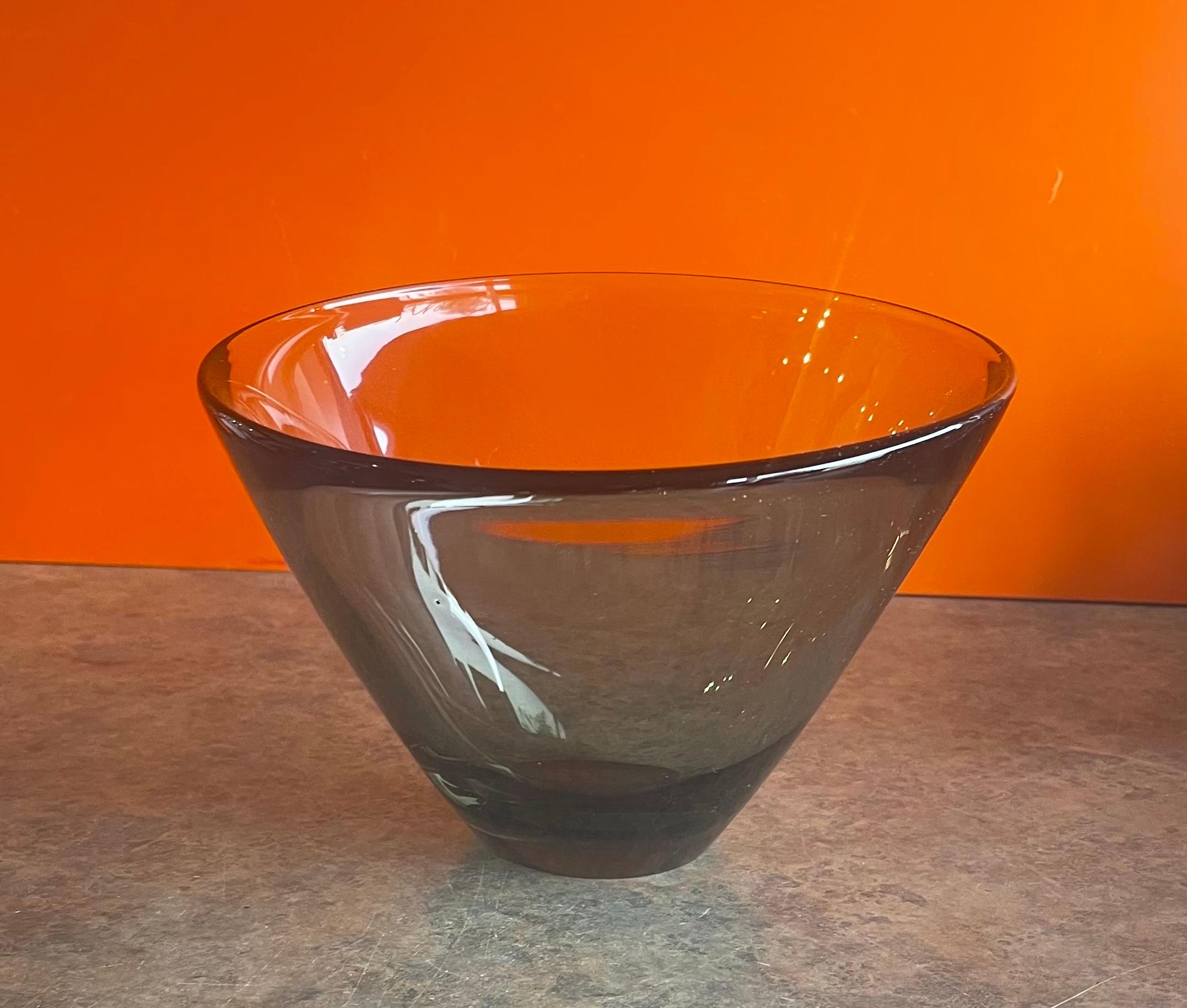 Hand Blown Smoked Glass Center Piece Bowl by Per Lutken for Holmegaard For Sale 5