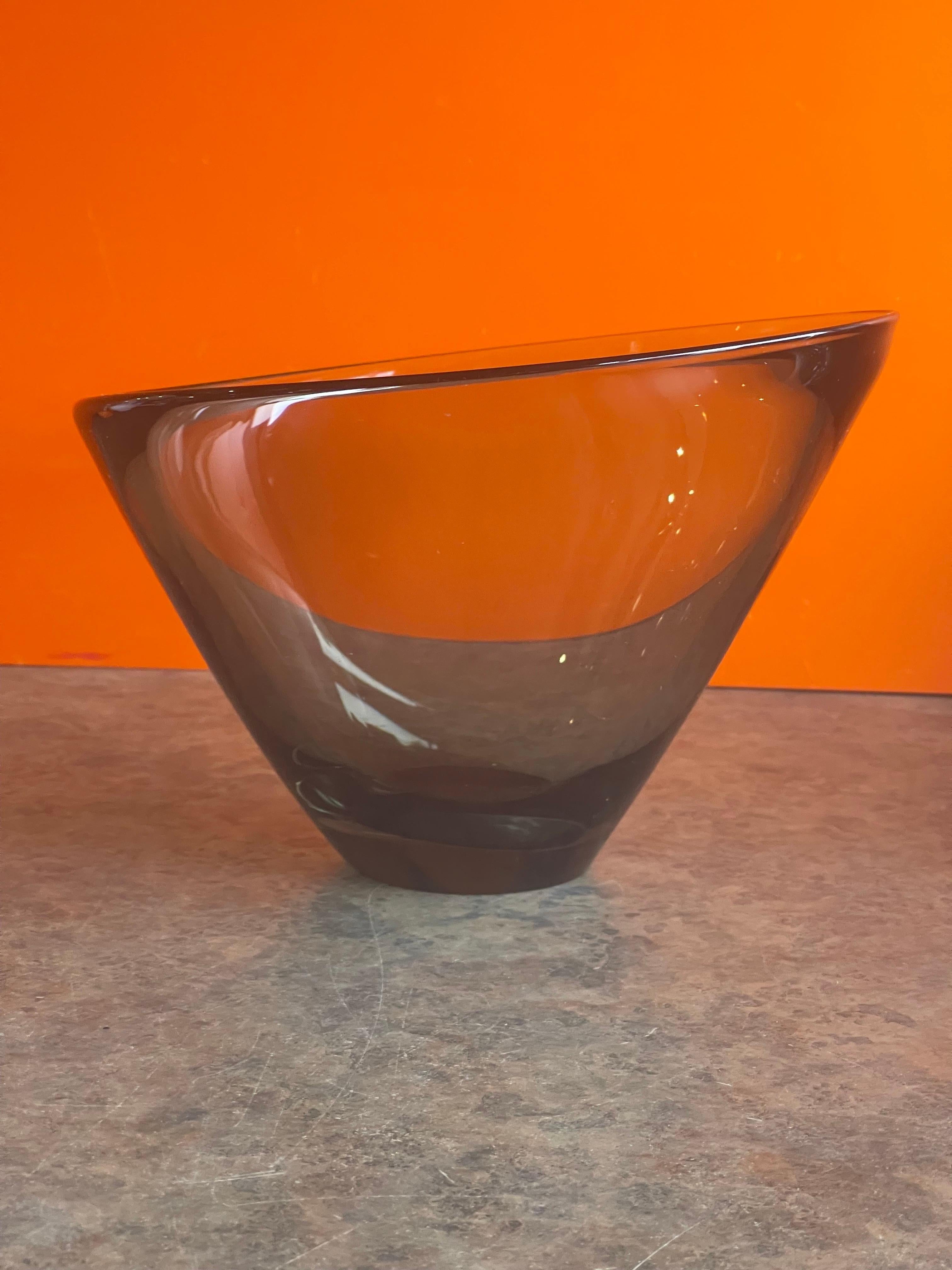 Hand Blown Smoked Glass Center Piece Bowl by Per Lutken for Holmegaard For Sale 7