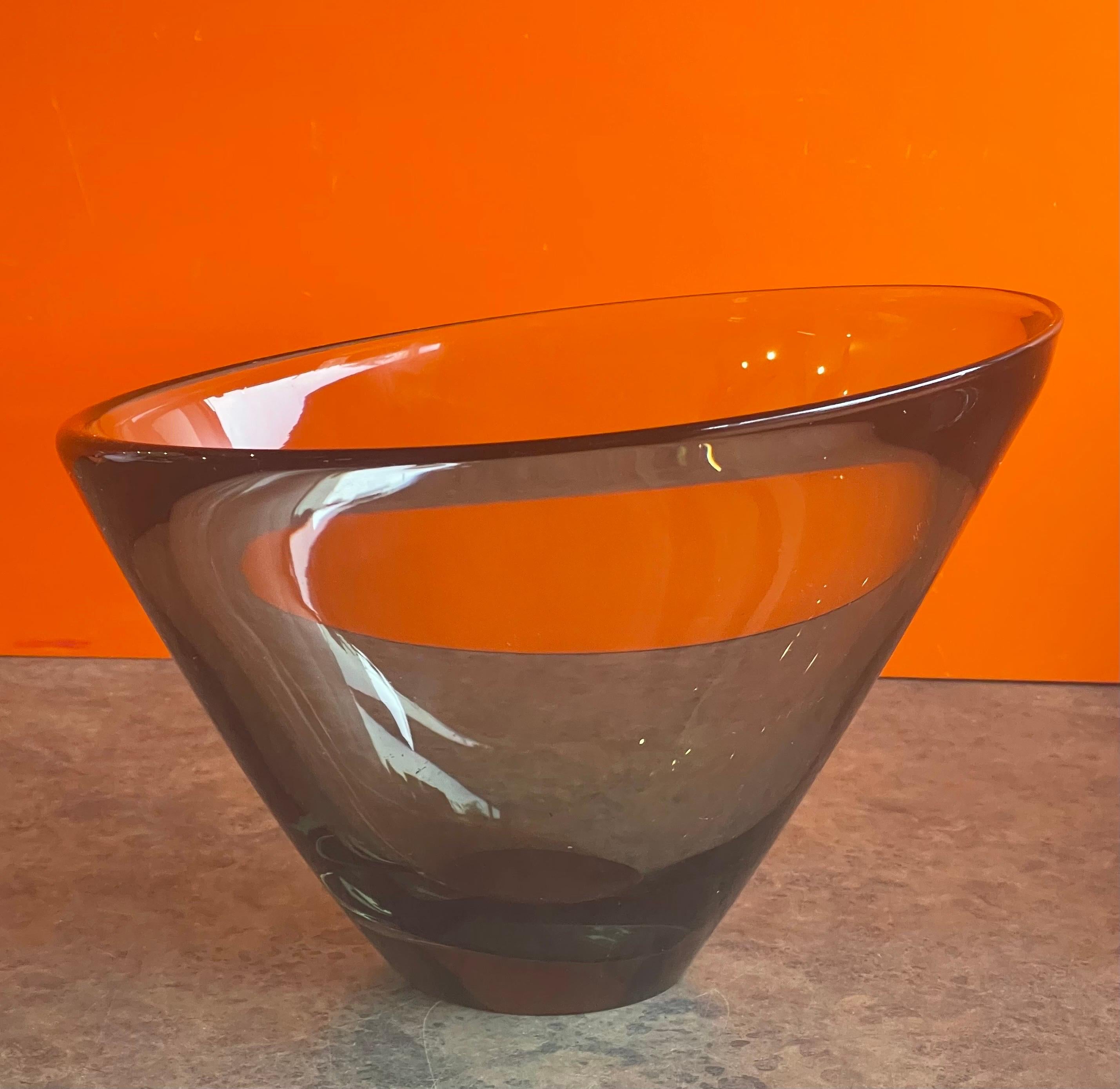 Hand Blown Smoked Glass Center Piece Bowl by Per Lutken for Holmegaard In Good Condition For Sale In San Diego, CA