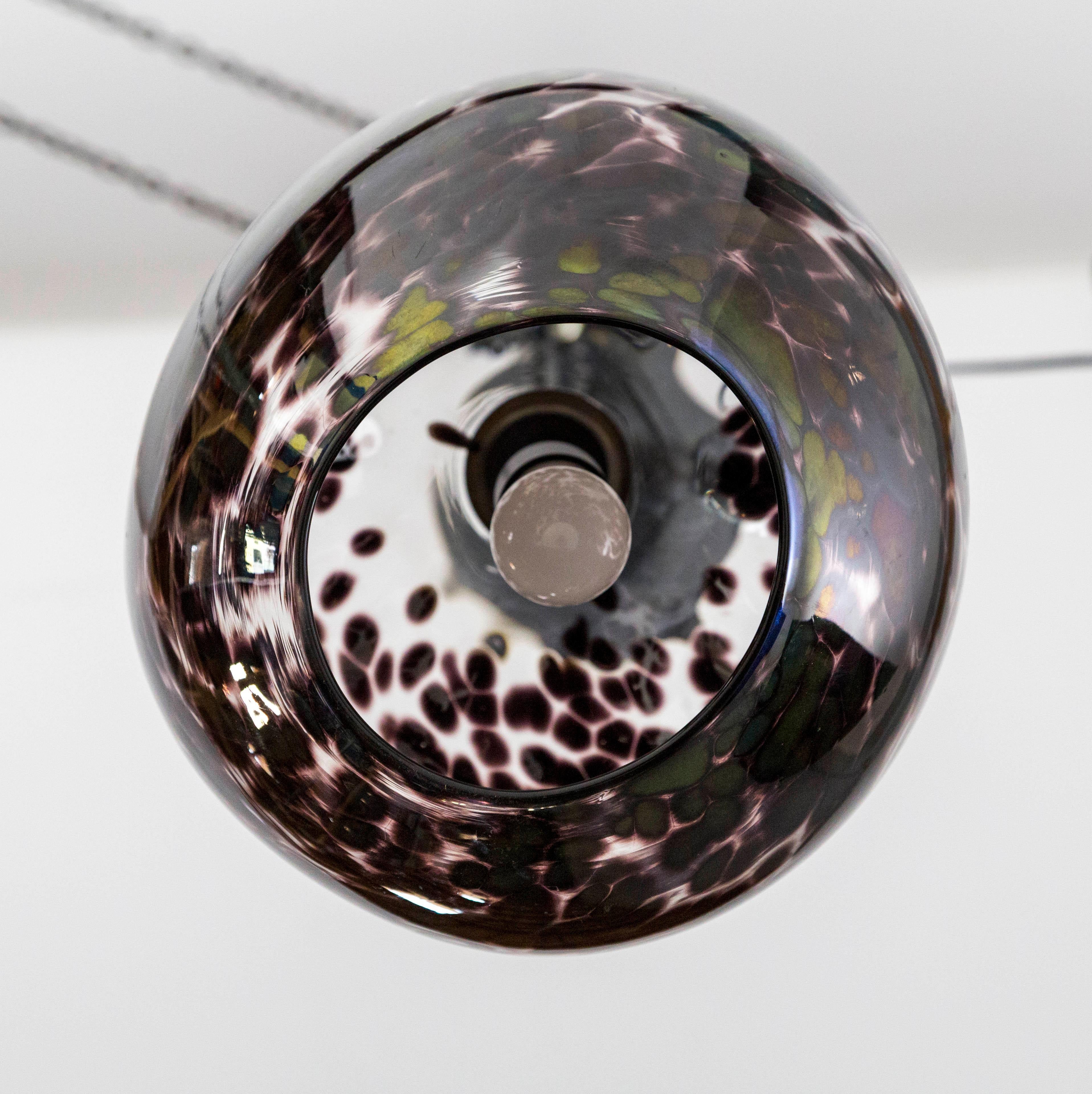Lampe à suspension en verre violet tacheté soufflé à la main 4