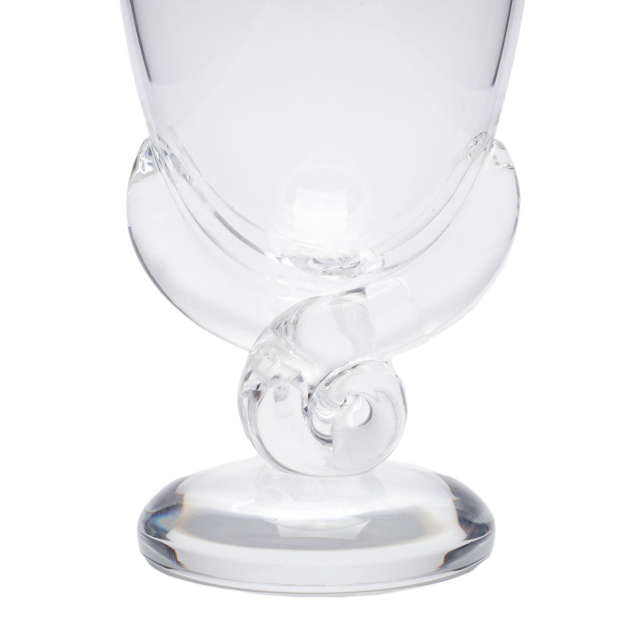XX secolo Vaso a base di vortice soffiato a mano di Steuben, 1949 in vendita