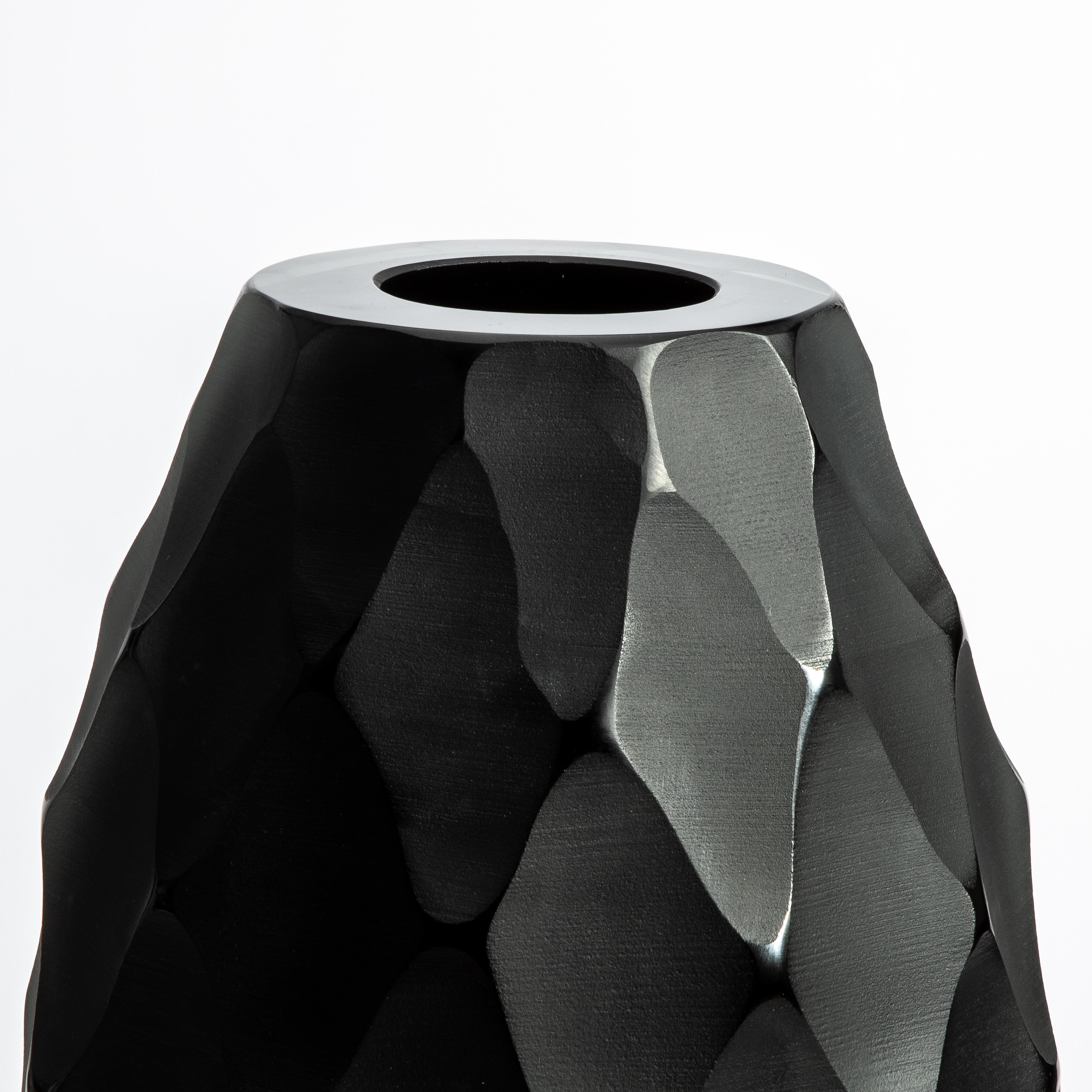 Italiano Vaso alto di Murano soffiato a mano Buttuto in nero in vendita