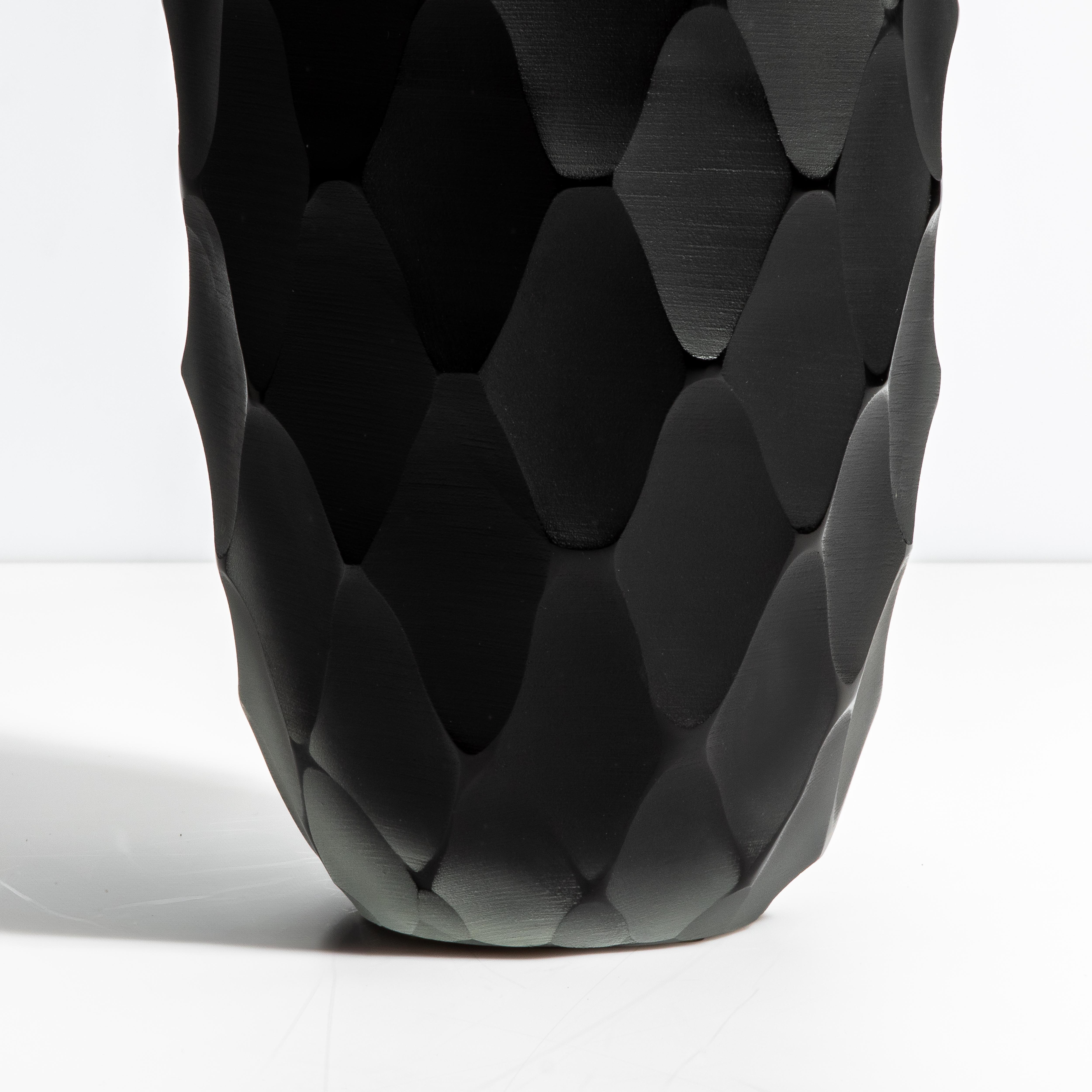 Vaso alto di Murano soffiato a mano Buttuto in nero In condizioni ottime in vendita a West Hollywood, CA