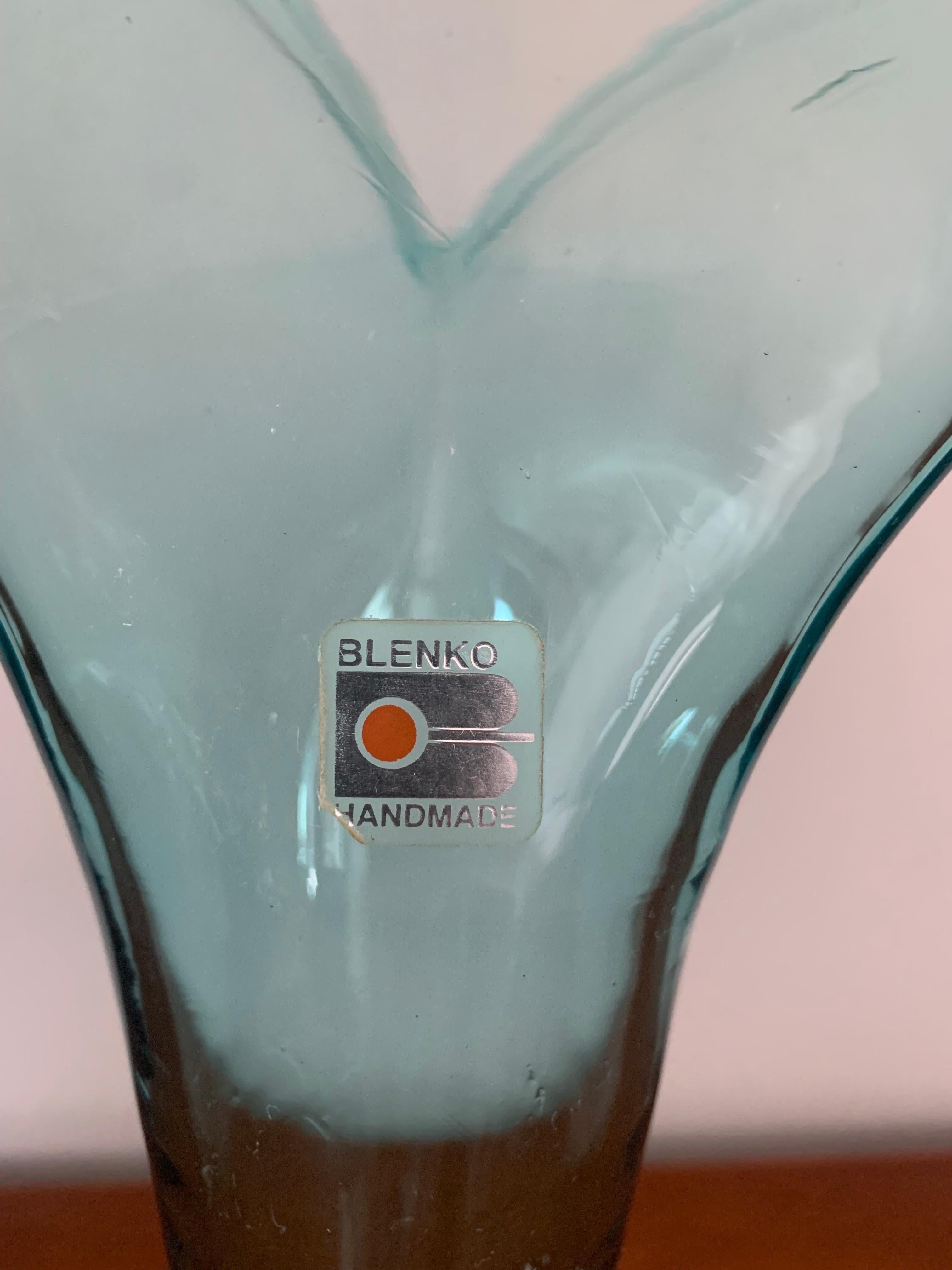 Handgeblasene, geriffelte Tulpenvase von Blenko (Moderne der Mitte des Jahrhunderts) im Angebot