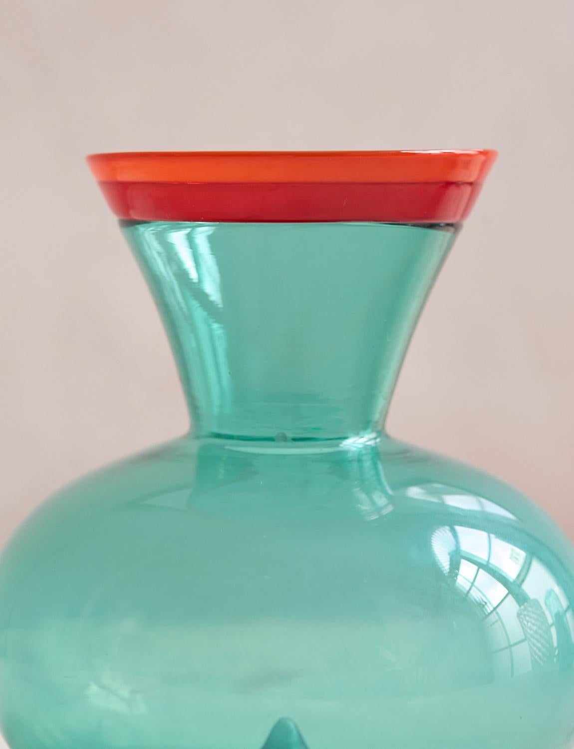 Mid-Century moderno Hand-blown Turquoise Murano Vase with Red and Orange Collar, Flavio Poli, 1955 in vendita