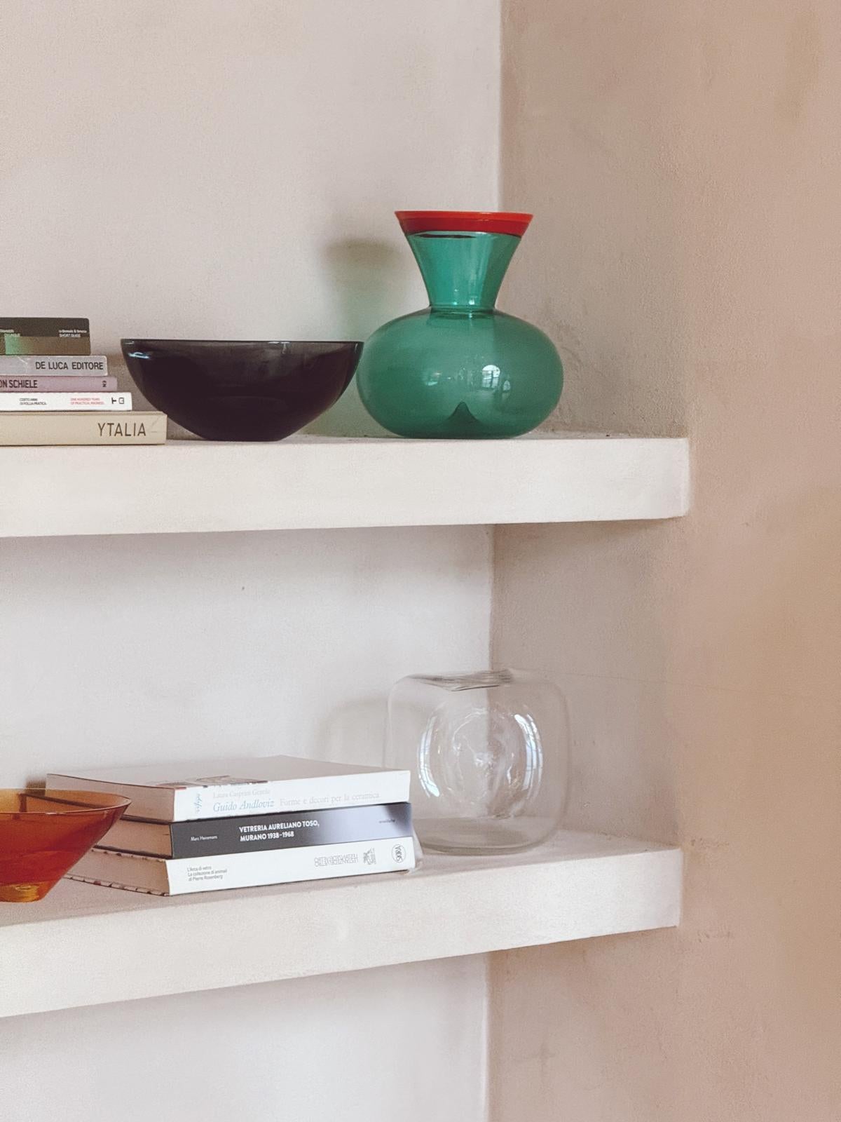 Mid-Century moderno Vaso di Murano soffiato a mano in turchese con colletto rosso e arancione, Flavio Poli, 1955 in vendita