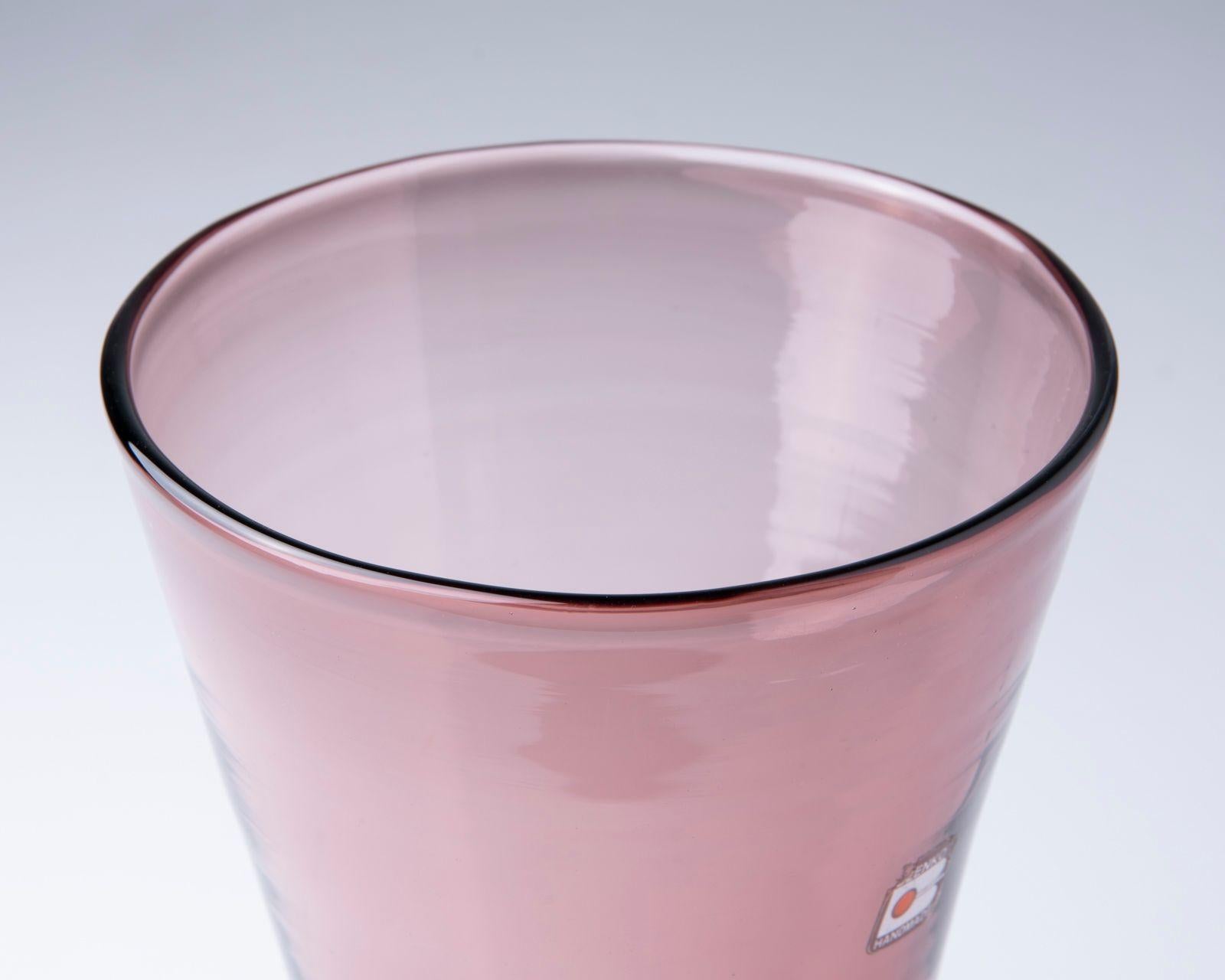 Hand-blown Vase by Blenko In Excellent Condition For Sale In Dallas, TX