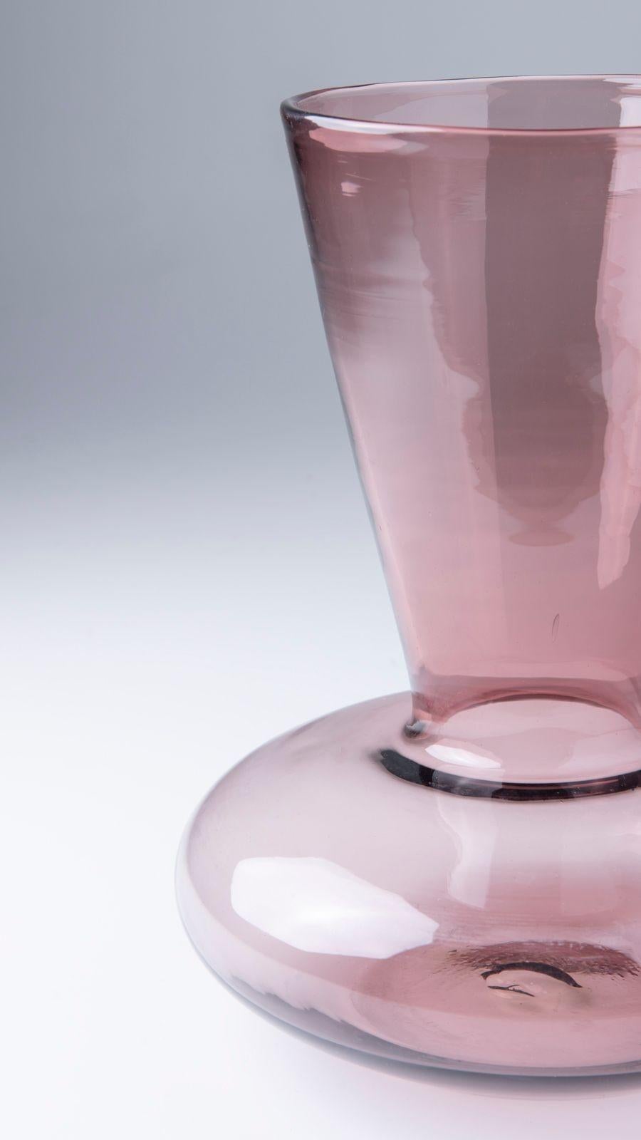 Hand-blown Vase by Blenko For Sale 1