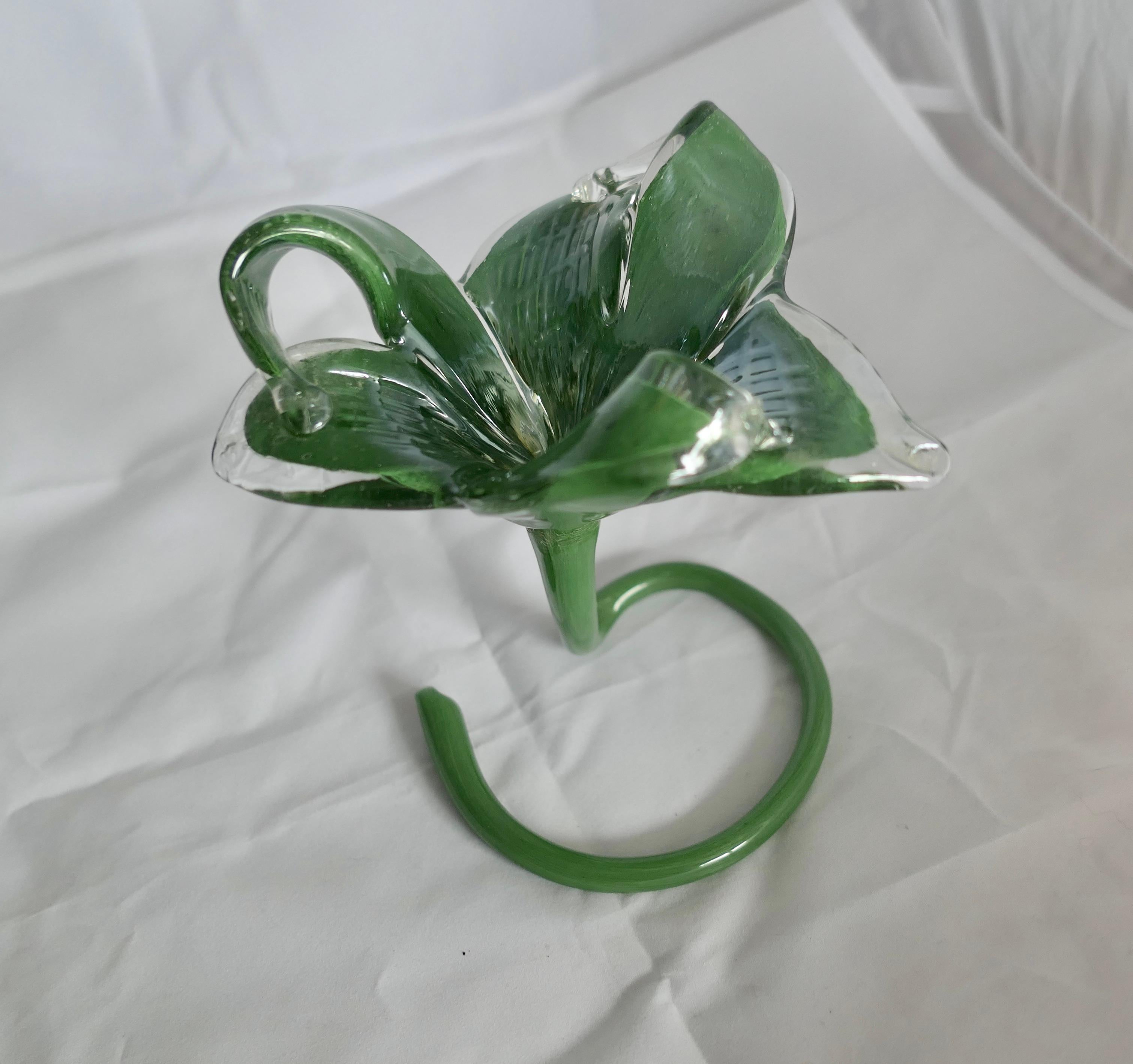 Hand Blown Vintage Murano Green Jack in the Pulpit Vase  A superb example  In Good Condition For Sale In Chillerton, Isle of Wight