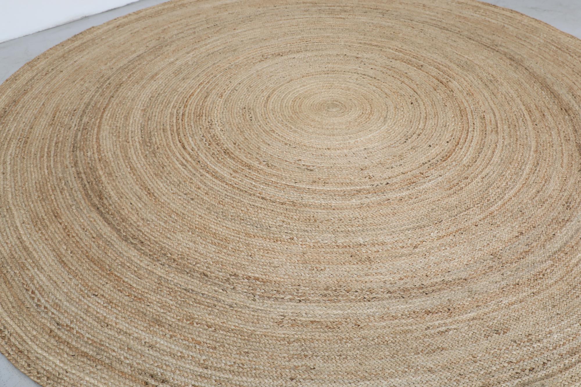 Hand braided 10ft Round Woven 'Montreal' Natural Sisal Rug, Made in India For Sale 4