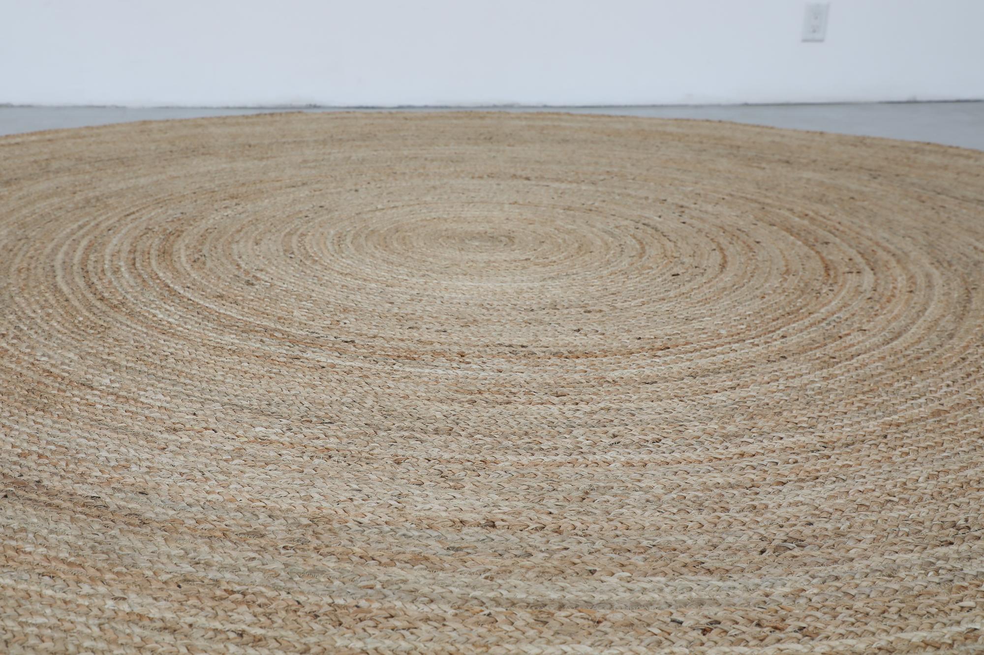 Hand braided 10ft Round Woven 'Montreal' Sisal Rug For Sale 9