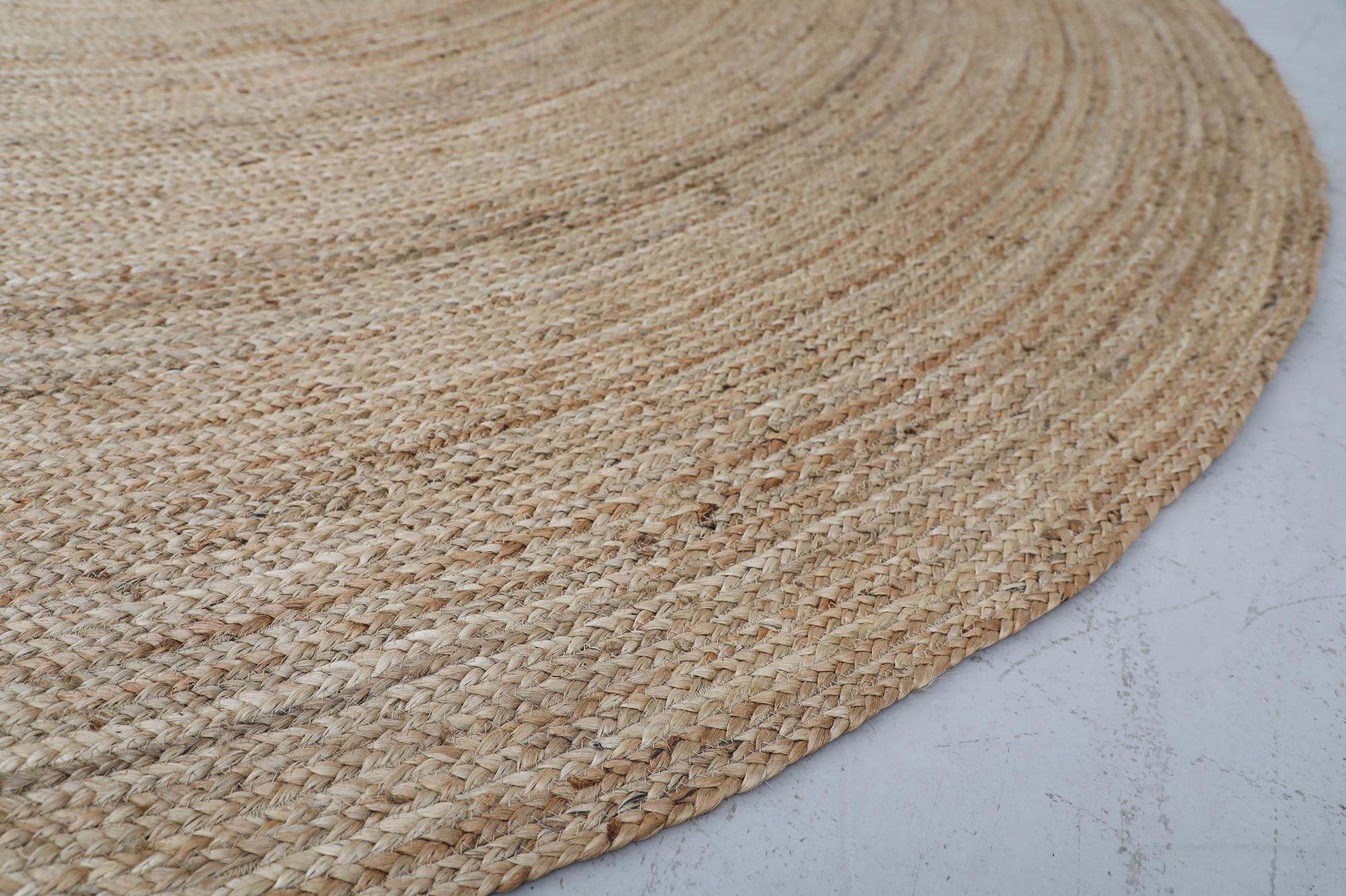 Natural Fiber Hand braided 10ft Round Woven 'Montreal' Sisal Rug For Sale
