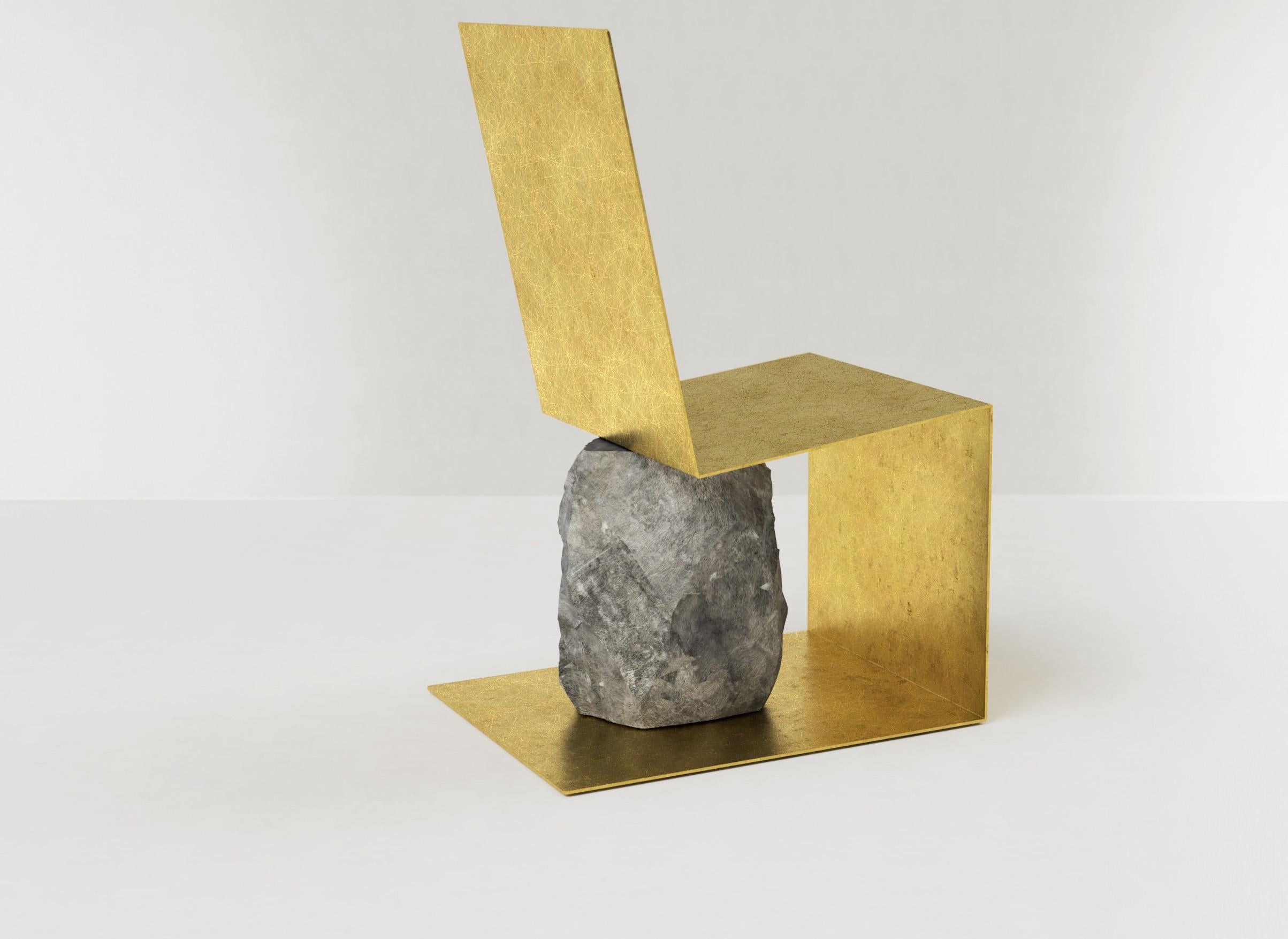 Hand gebürsteter Stuhl aus Messing und Stein von Batten und Kamp (Moderne)