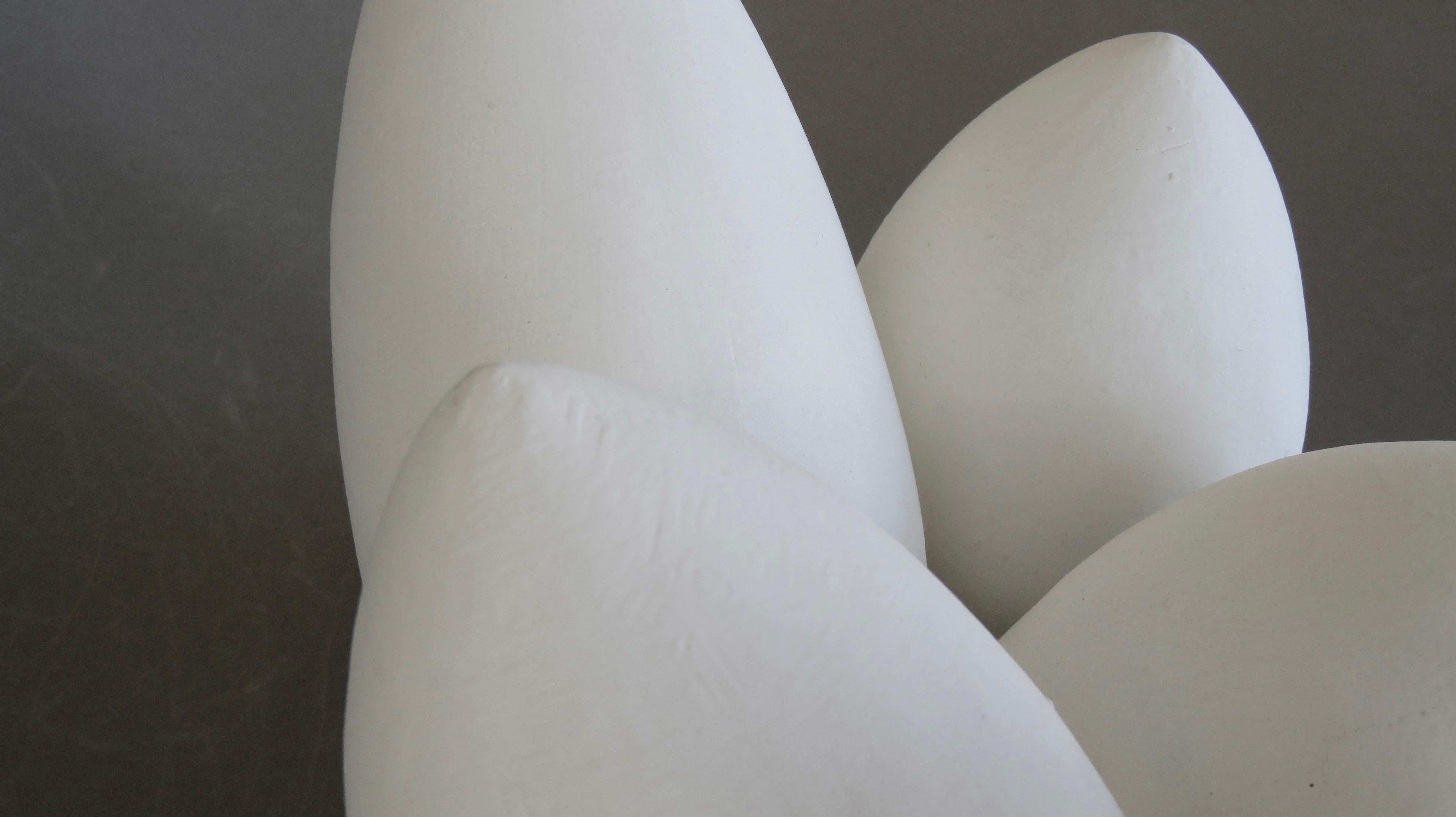 Weiße weiße Keramik-Kompositskulptur „Weiße Wolke“  im Angebot 6