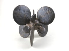 Scultura in ceramica realizzata a mano da Helena Starcevic, Bronzo e smalto oro #1