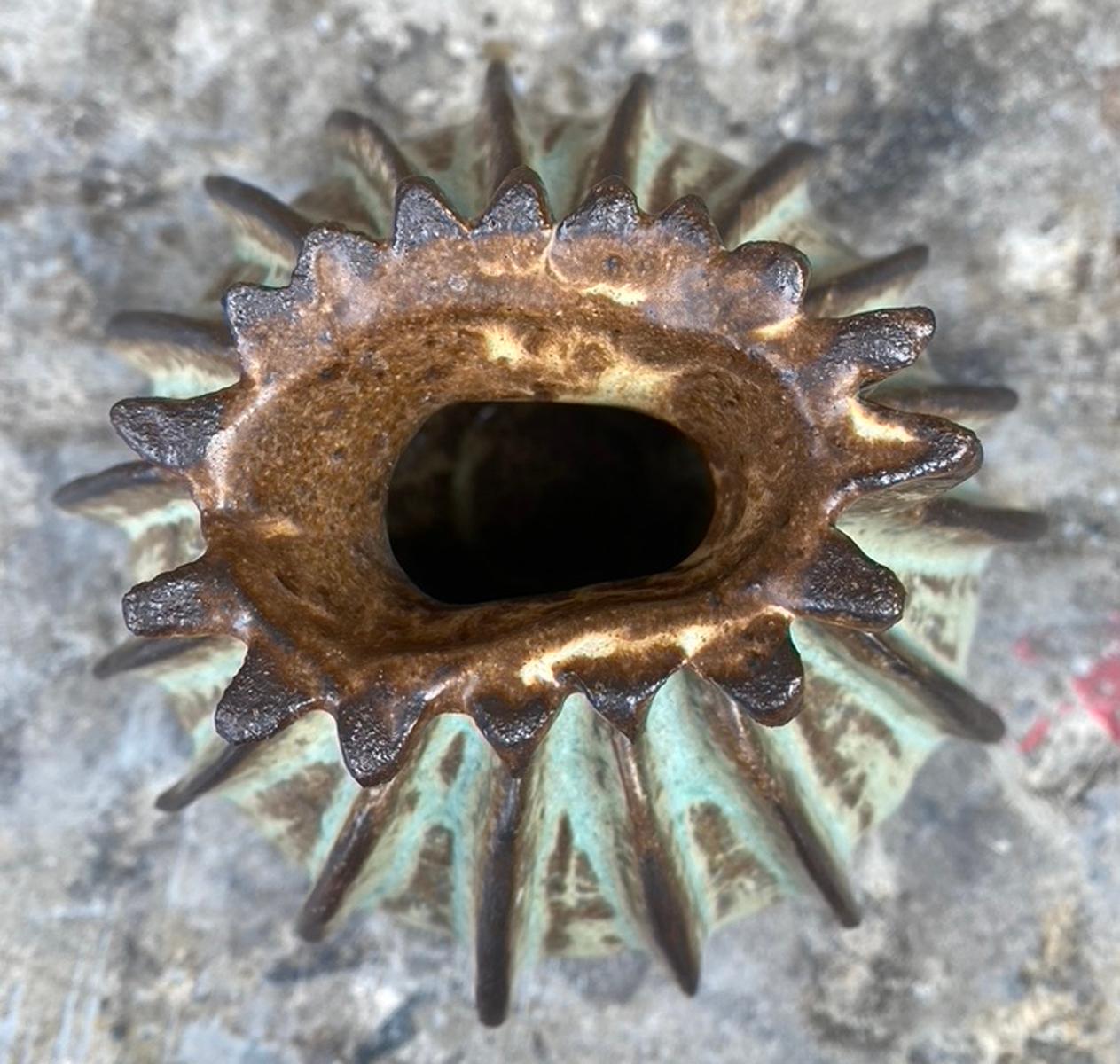 Handgefertigte glasierte Keramikvase im Zustand „Neu“ in Los Angeles, CA