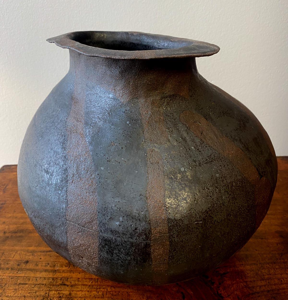 XXIe siècle et contemporain Vase en céramique émaillée fabriqué à la main en vente
