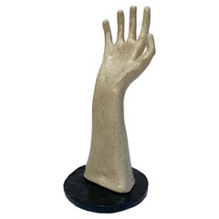 Hand Made Sculptural Glazed Ceramic Hand Jewelry Display Functional Art (Présentoir de bijoux à main en céramique émaillée fait à la main)