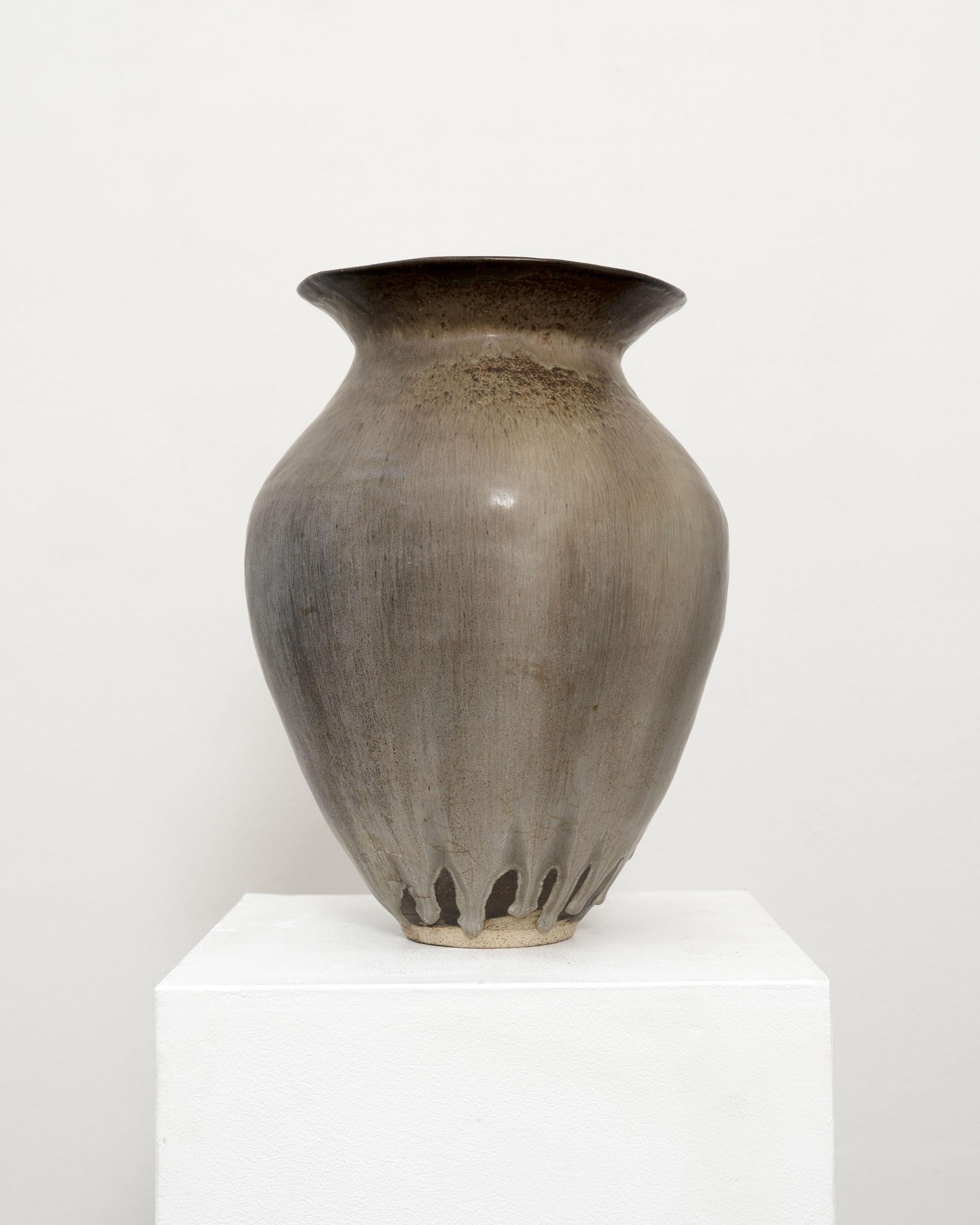 Brutalismo Hand Built Studio Pottery Vase in vendita