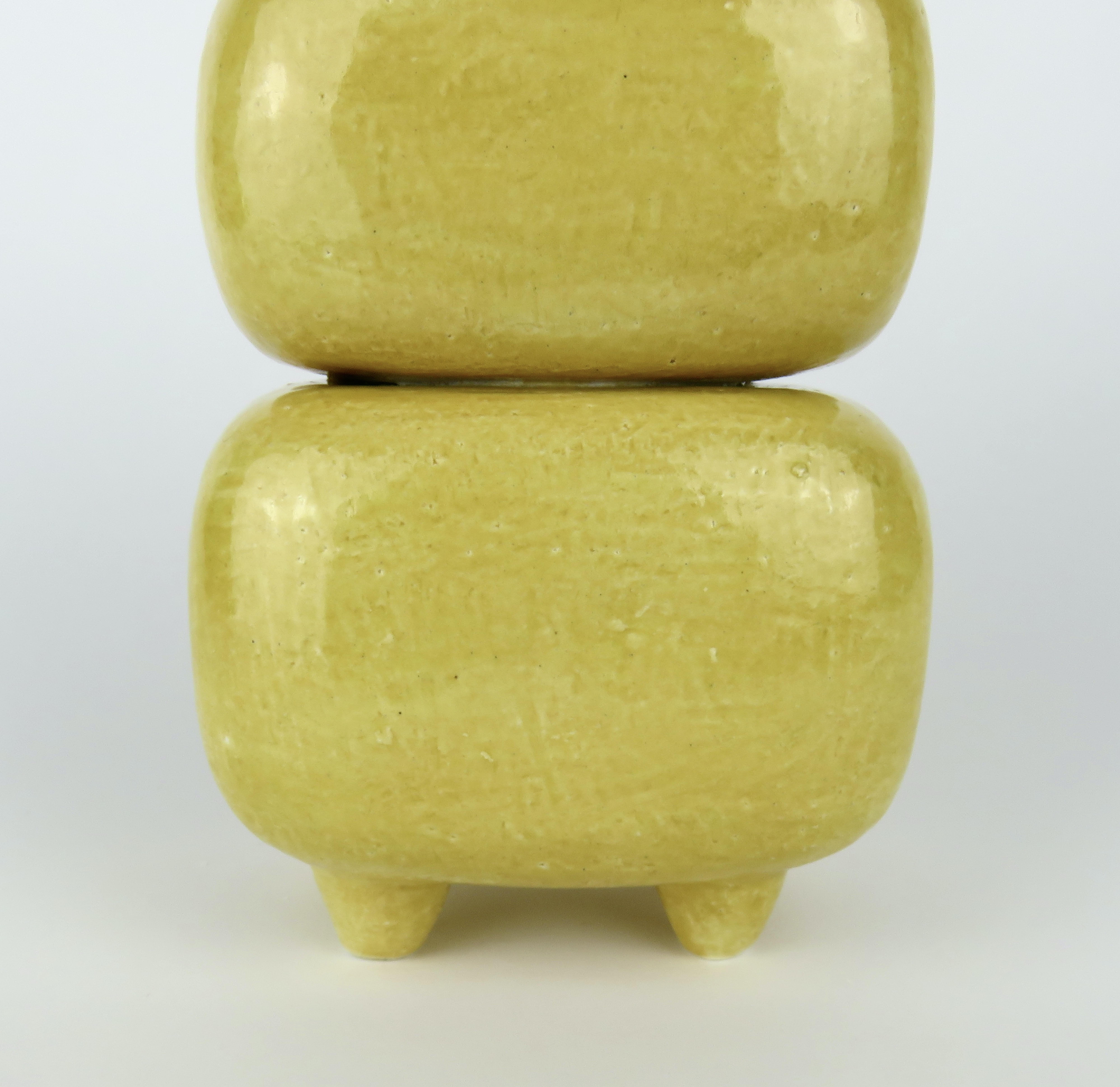 Handgefertigter gelber Keramik TOTEM, 3 Teile, V-Oberteil, von Helena Starcevic im Angebot 4