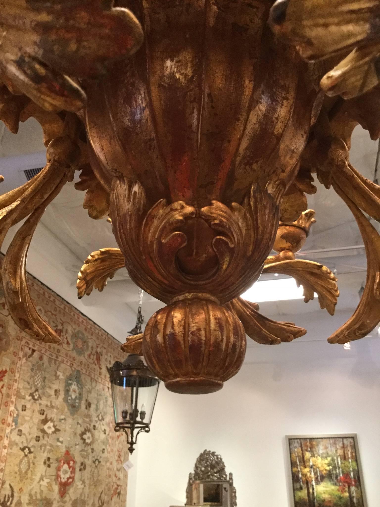 Hand-Carved Twelve-Light Chandelier in Gold Gilt Finish, Renaissance Collection In Excellent Condition In Dallas, TX