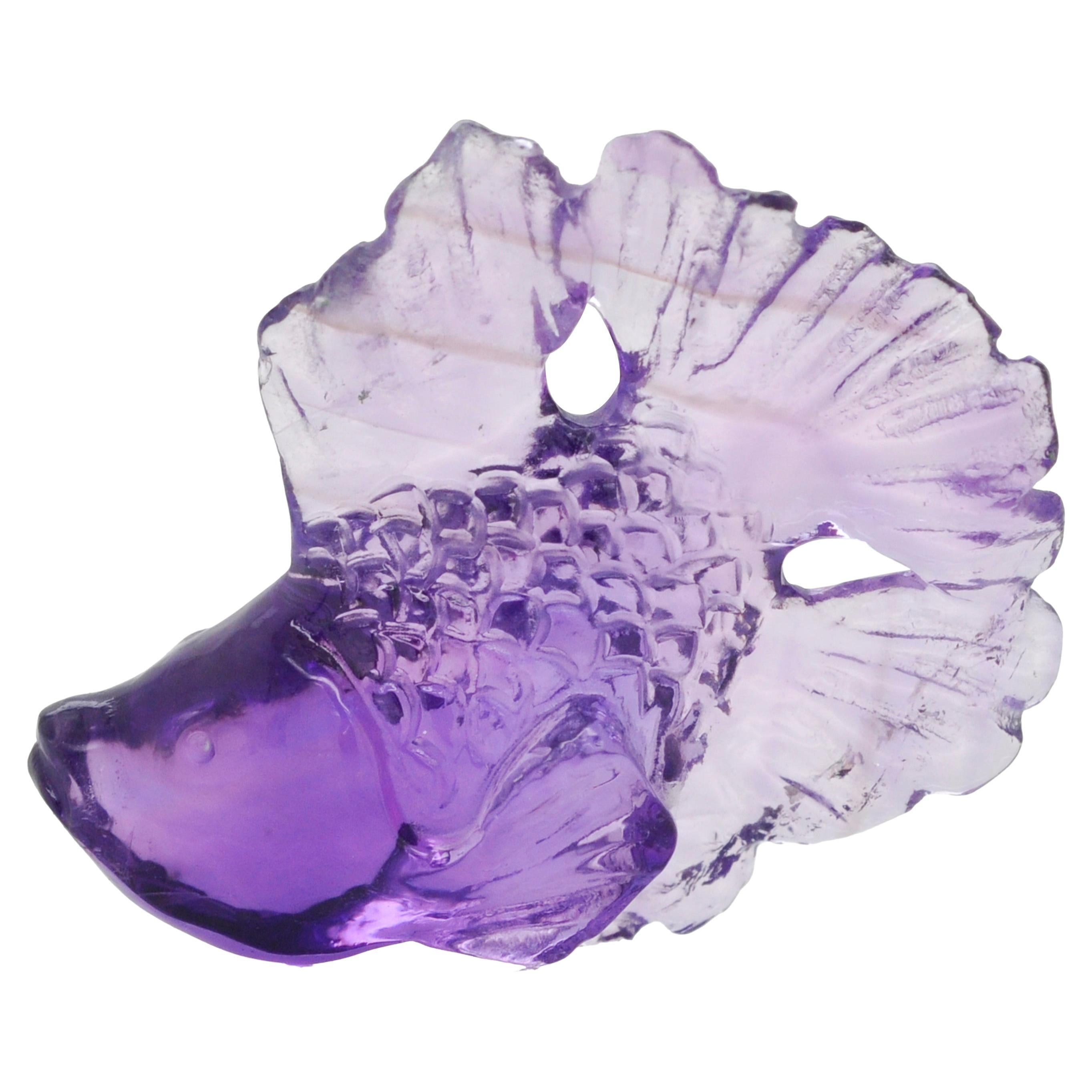 Handgeschnitzter 18,19 Karat natürlicher afrikanischer Amethyst-Fisch-Anhänger mit losem Edelstein im Angebot